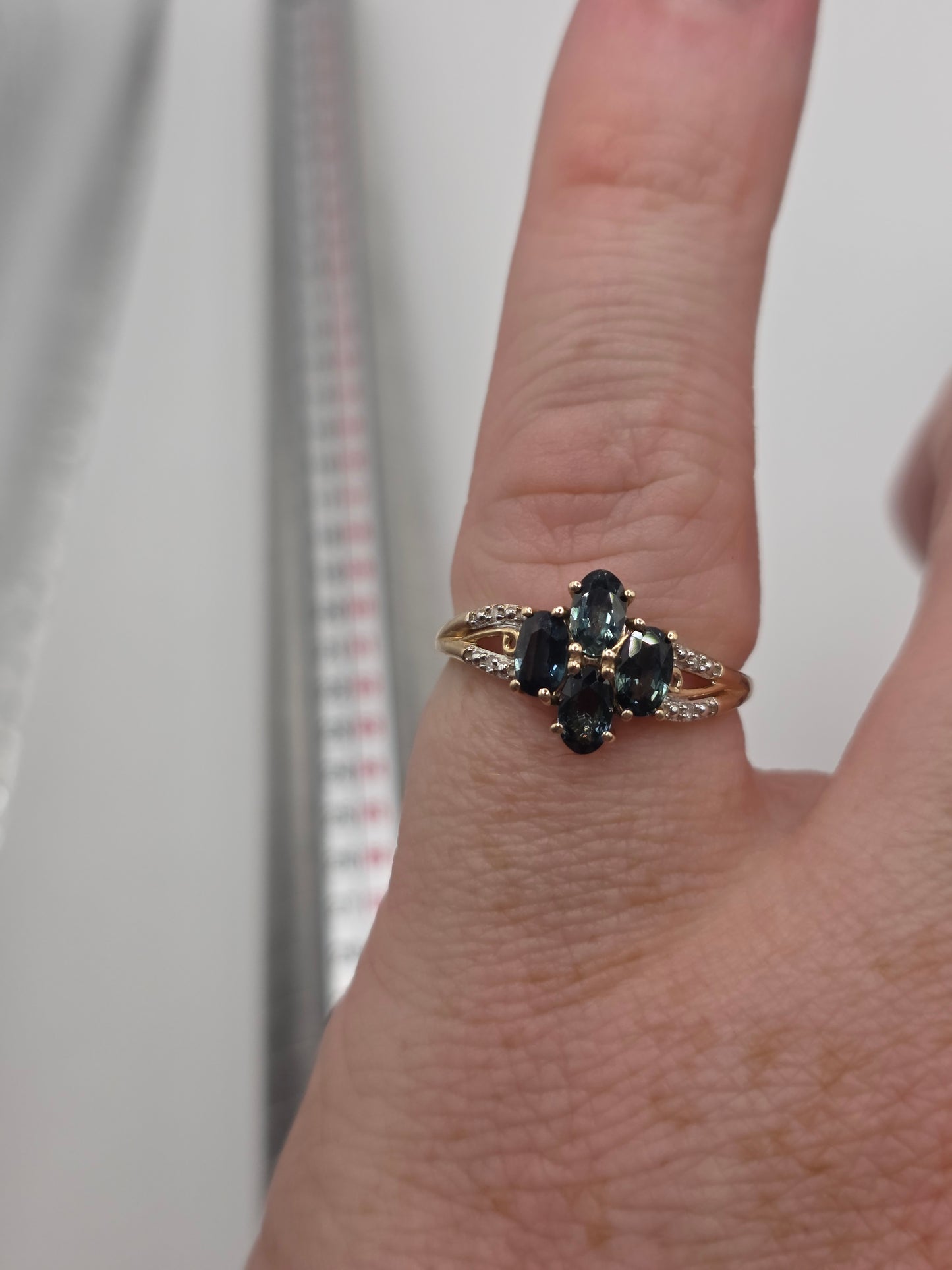 9ct gold alexandrite and diamond ring