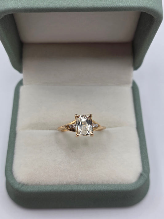 9ct gold quartz and diamond ring