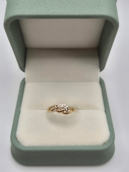 9ct gold diamond ring