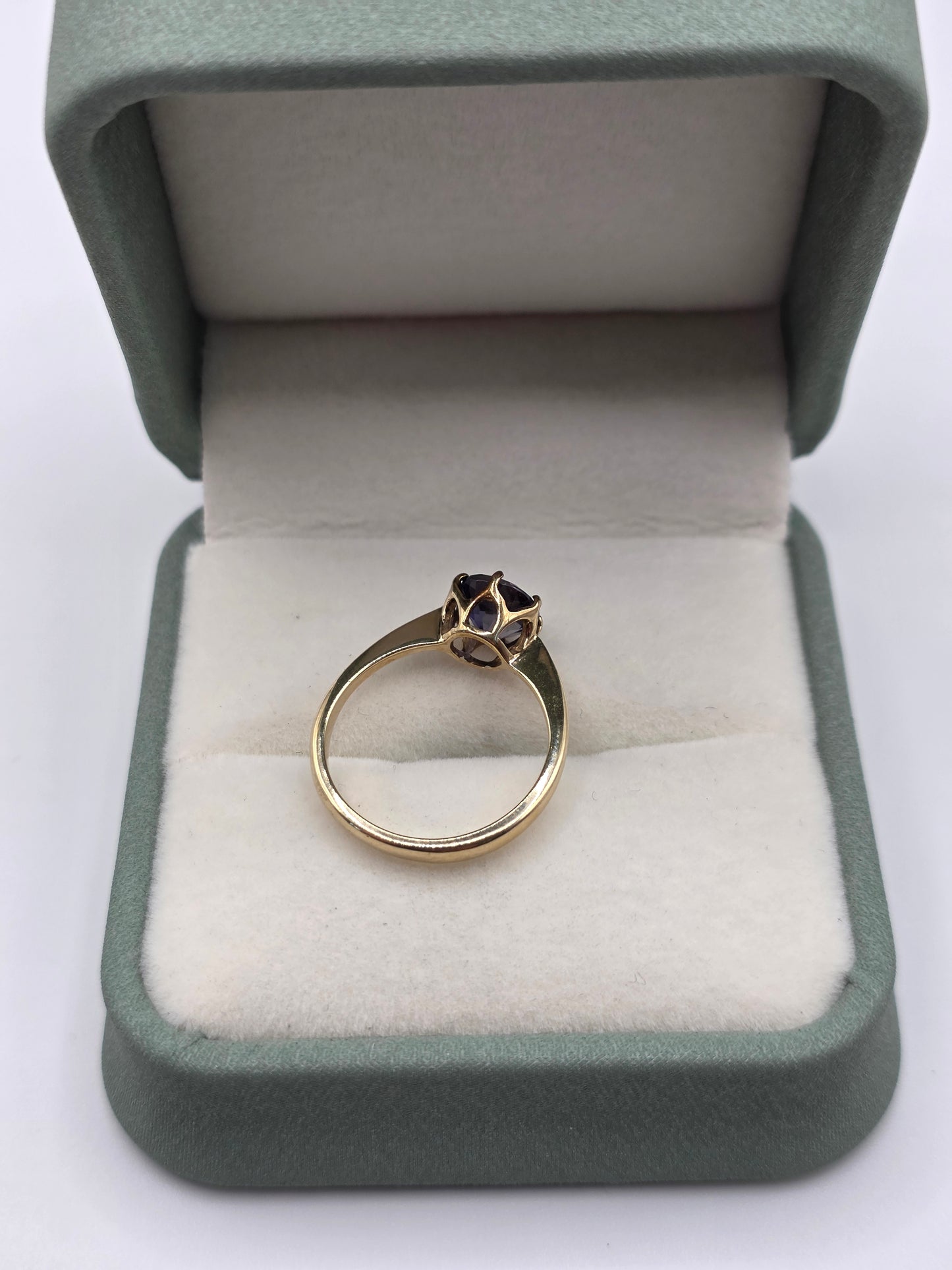 9ct gold iolite ring