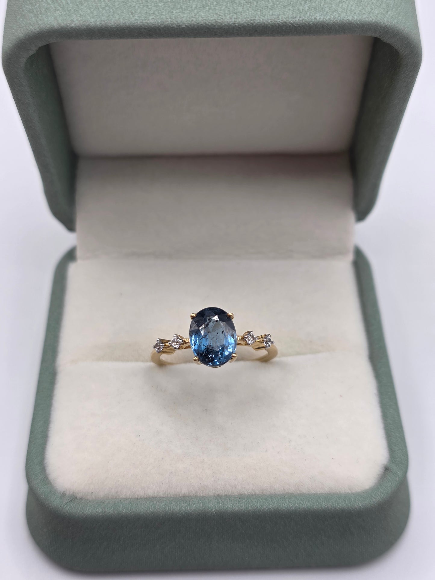 9ct gold topaz and spinel ring