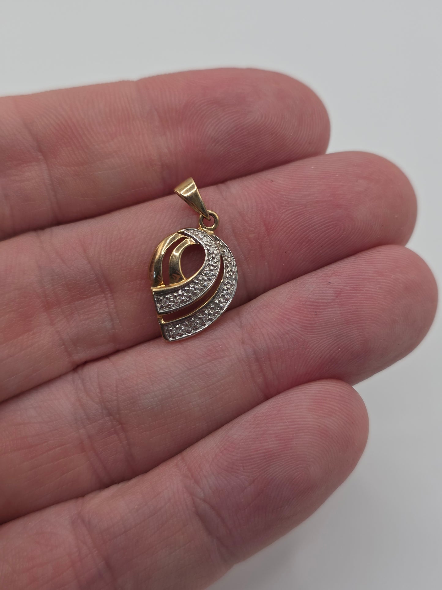 9ct gold diamond pendant