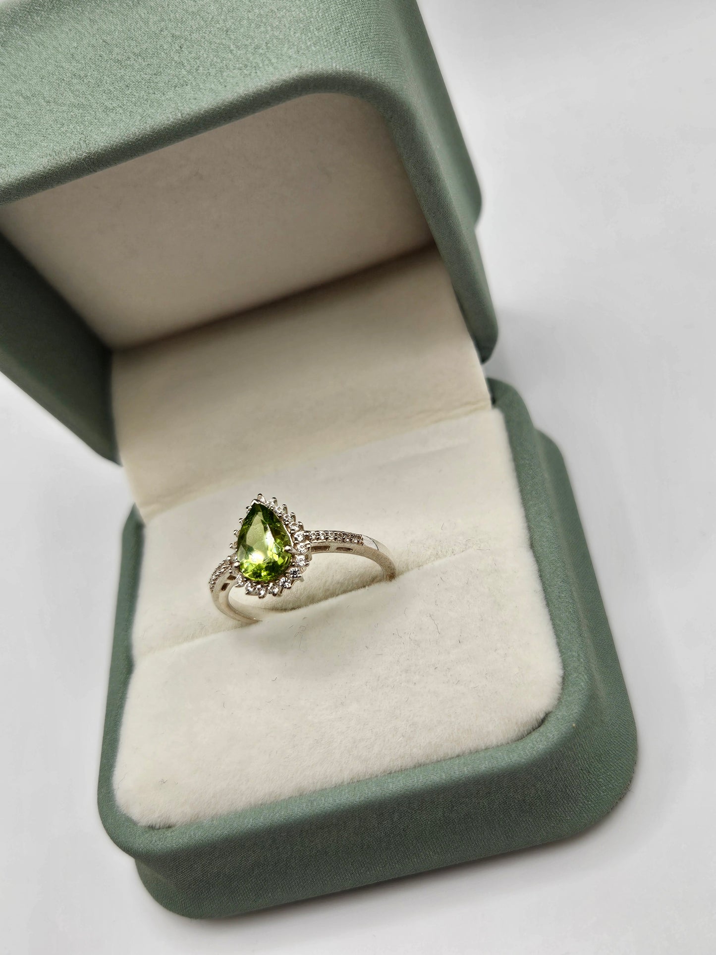 Silver peridot ring