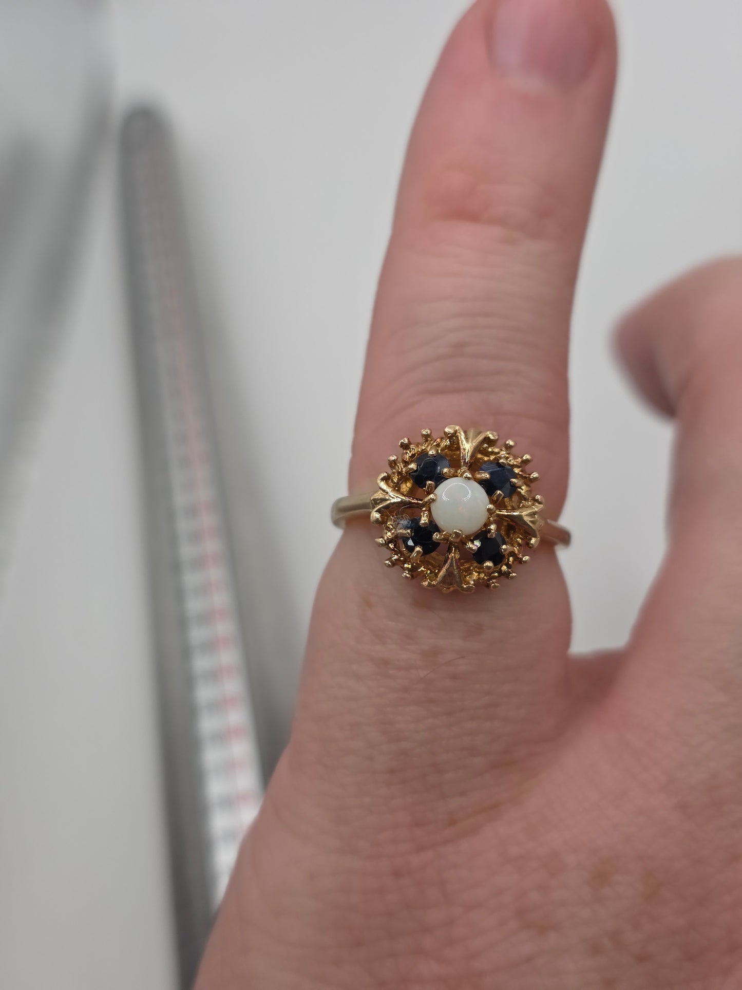 9ct gold opal and sapphire ring