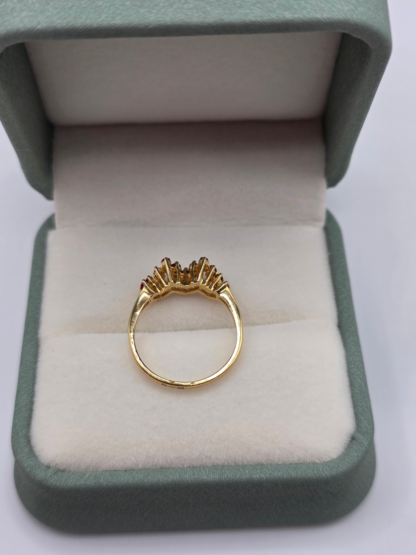 18ct gold ruby and diamond ring