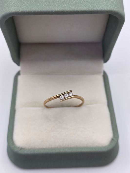 9ct gold cz ring