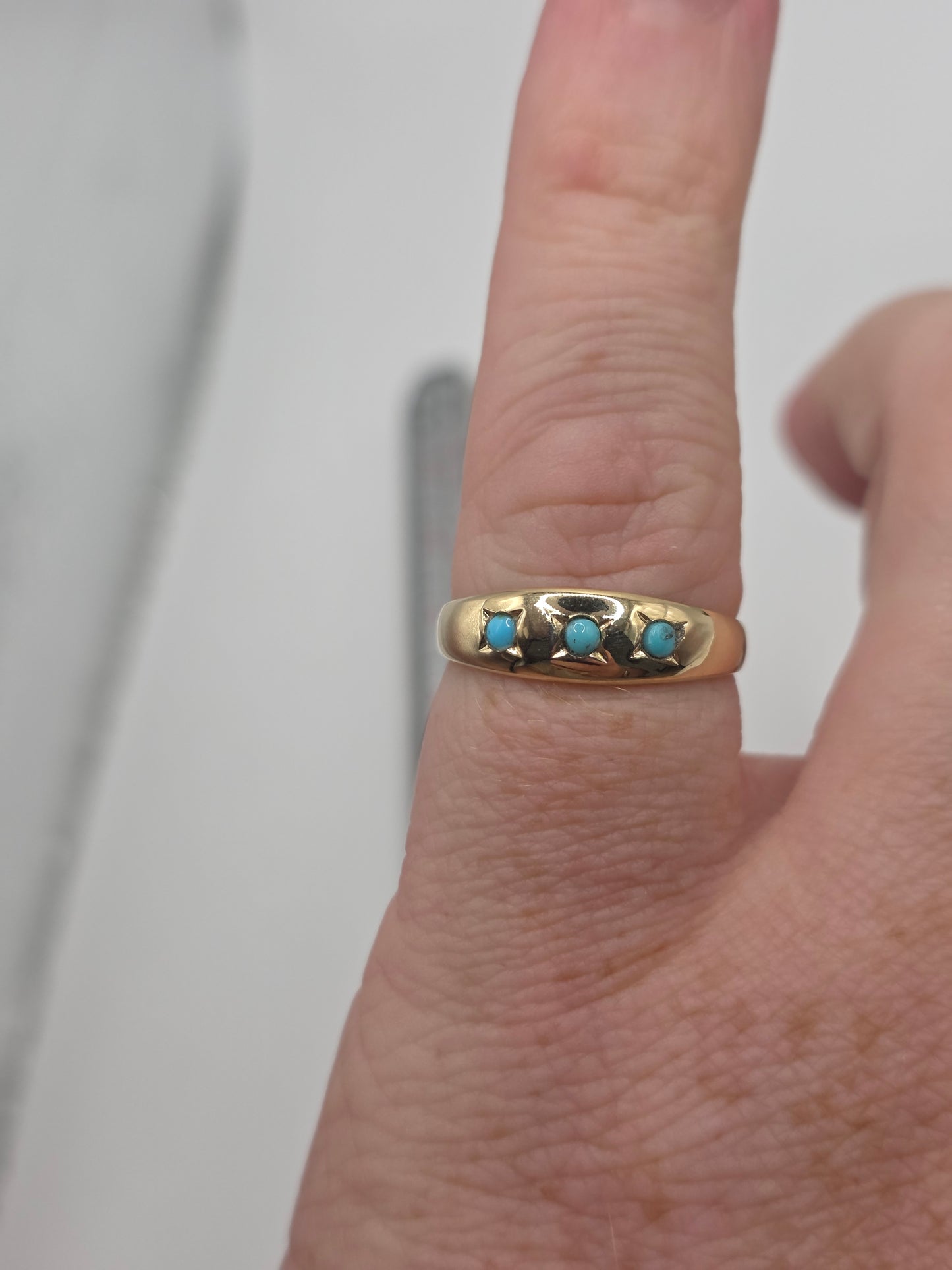 9ct gold turquoise gypsy ring