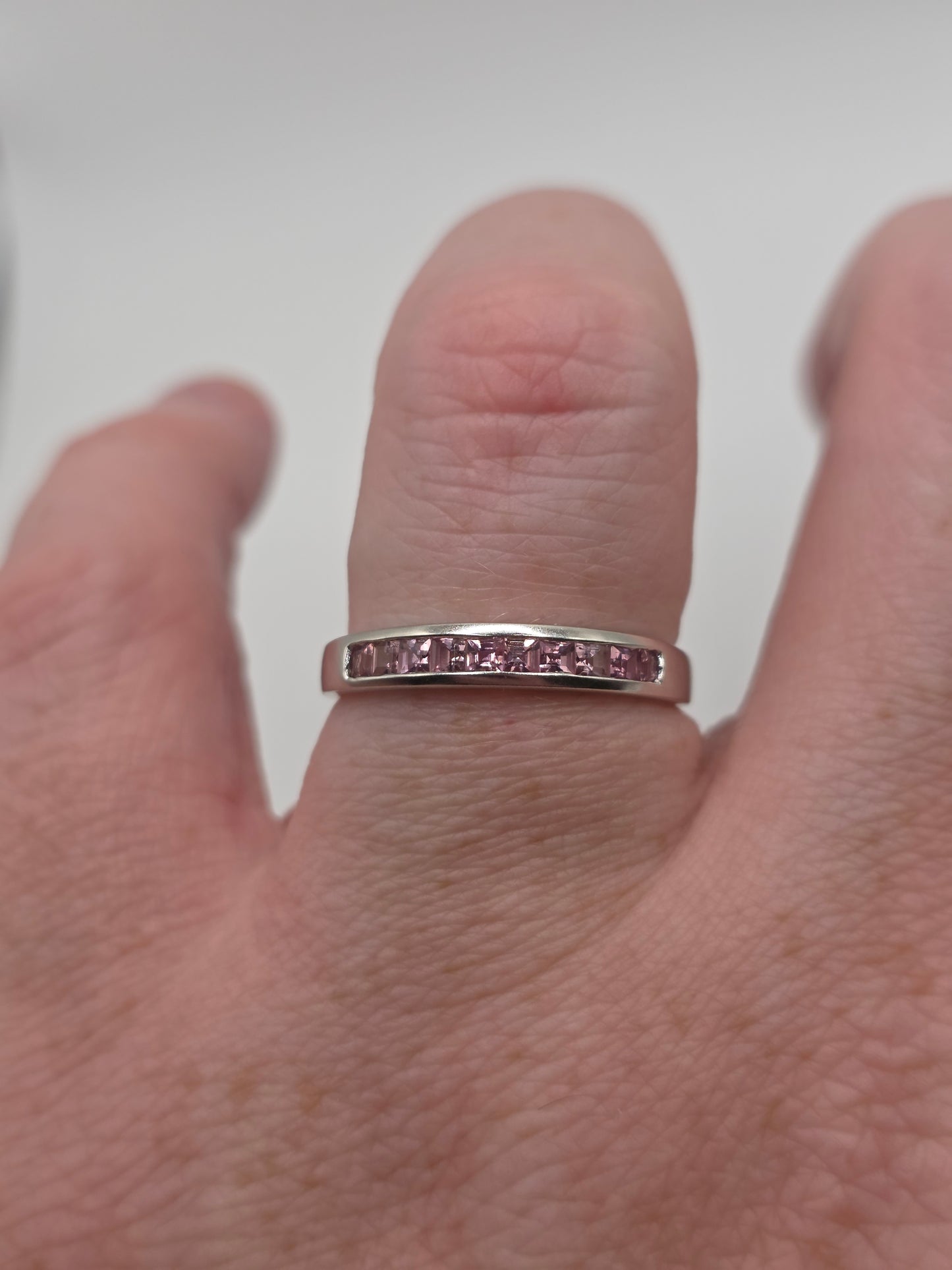 9ct white gold pink tourmaline ring