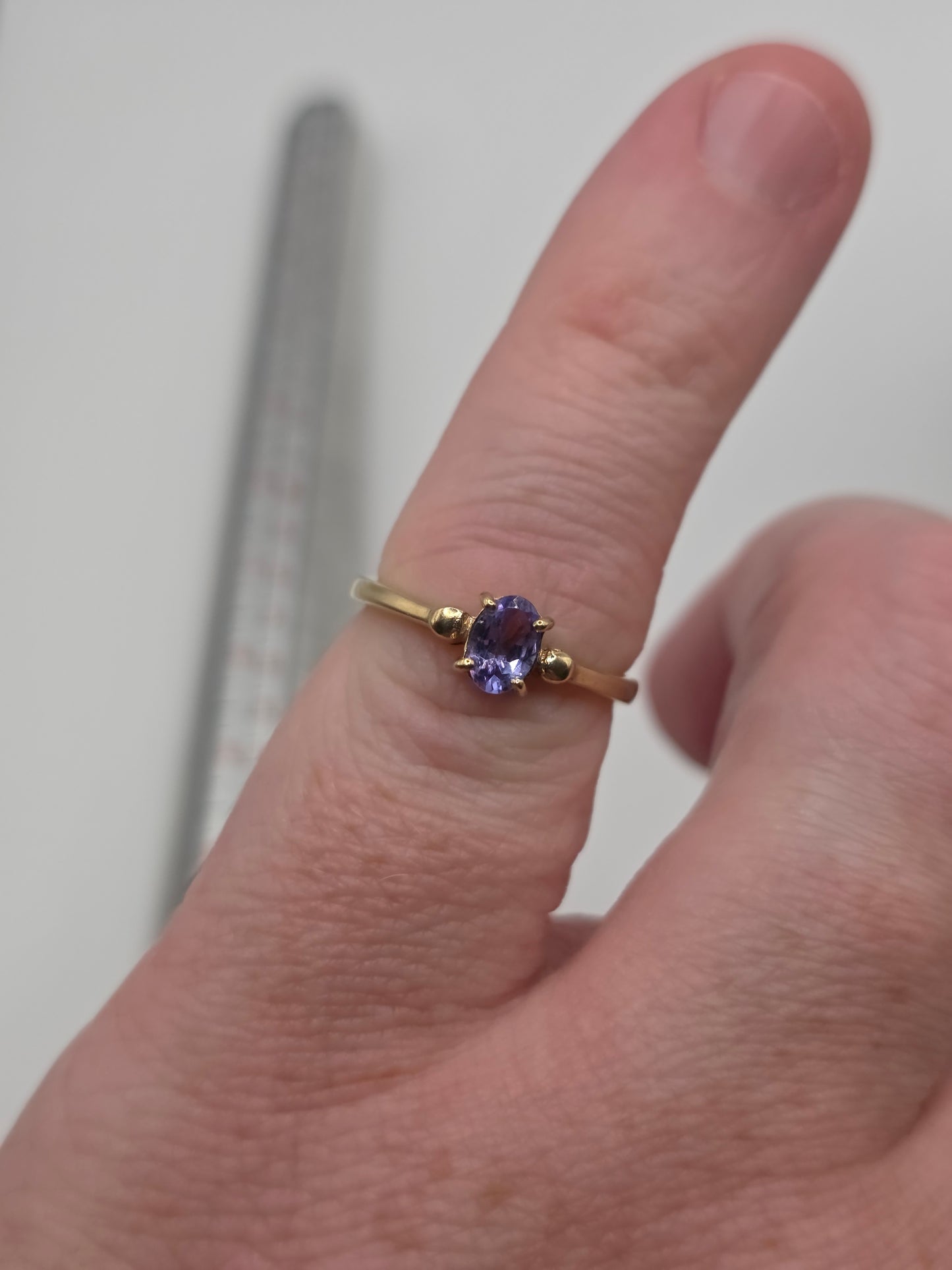 9ct gold tanzanite ring