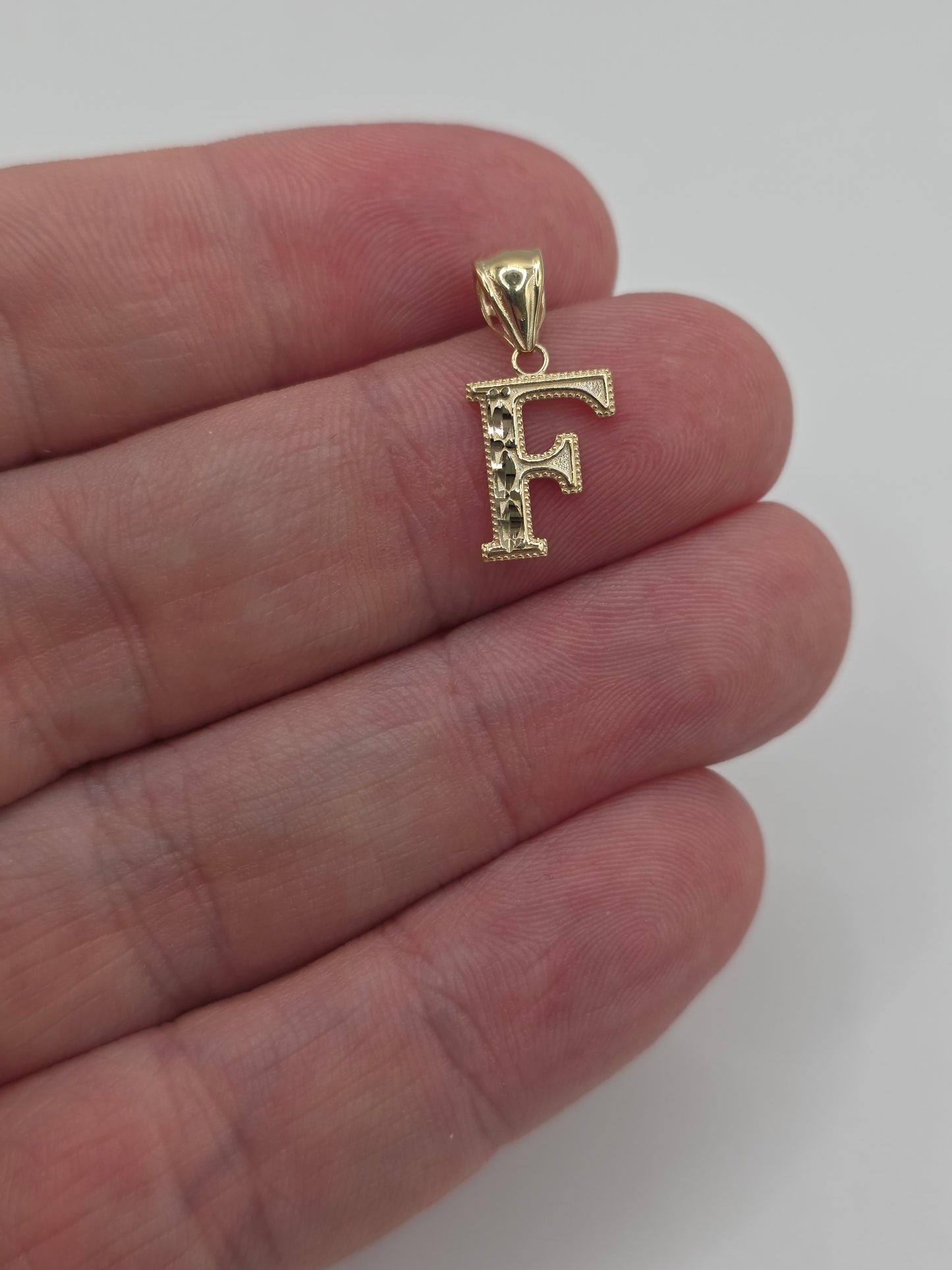 9ct gold initial F pendant