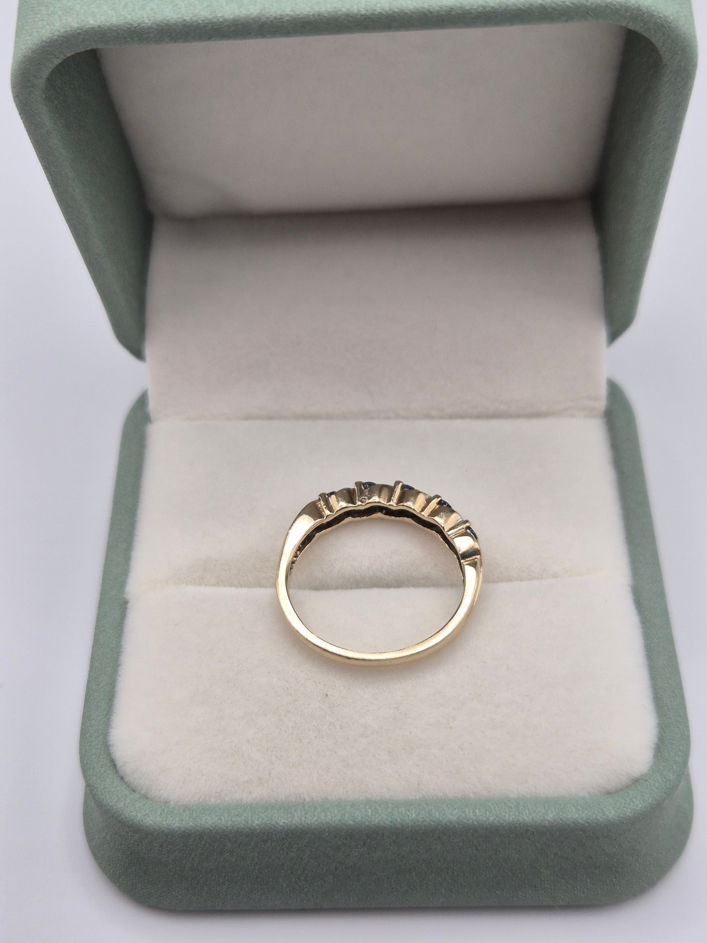 9ct gold sapphire and diamond ring