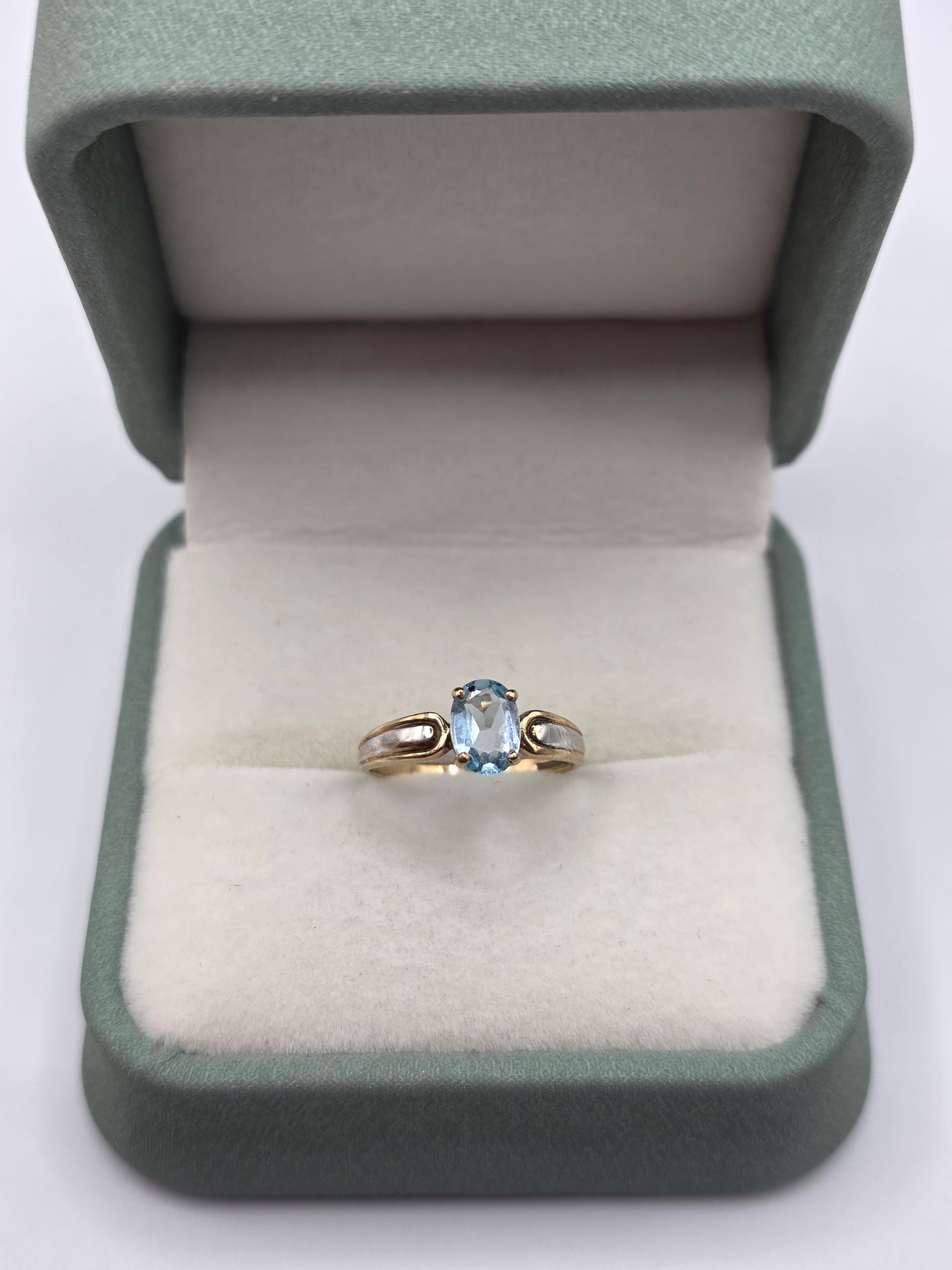 9ct two tone gold aquamarine ring