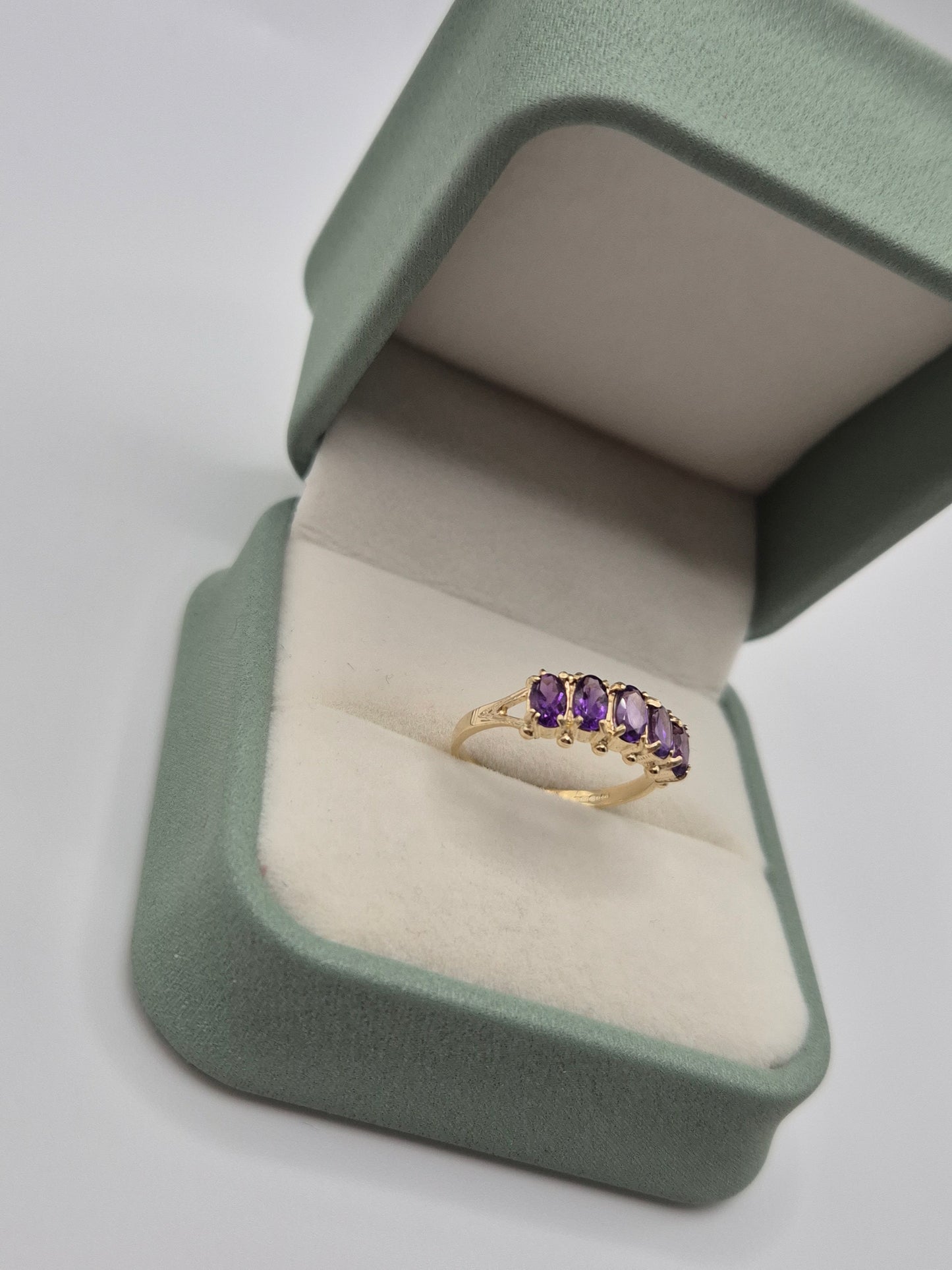 9ct gold amethyst ring