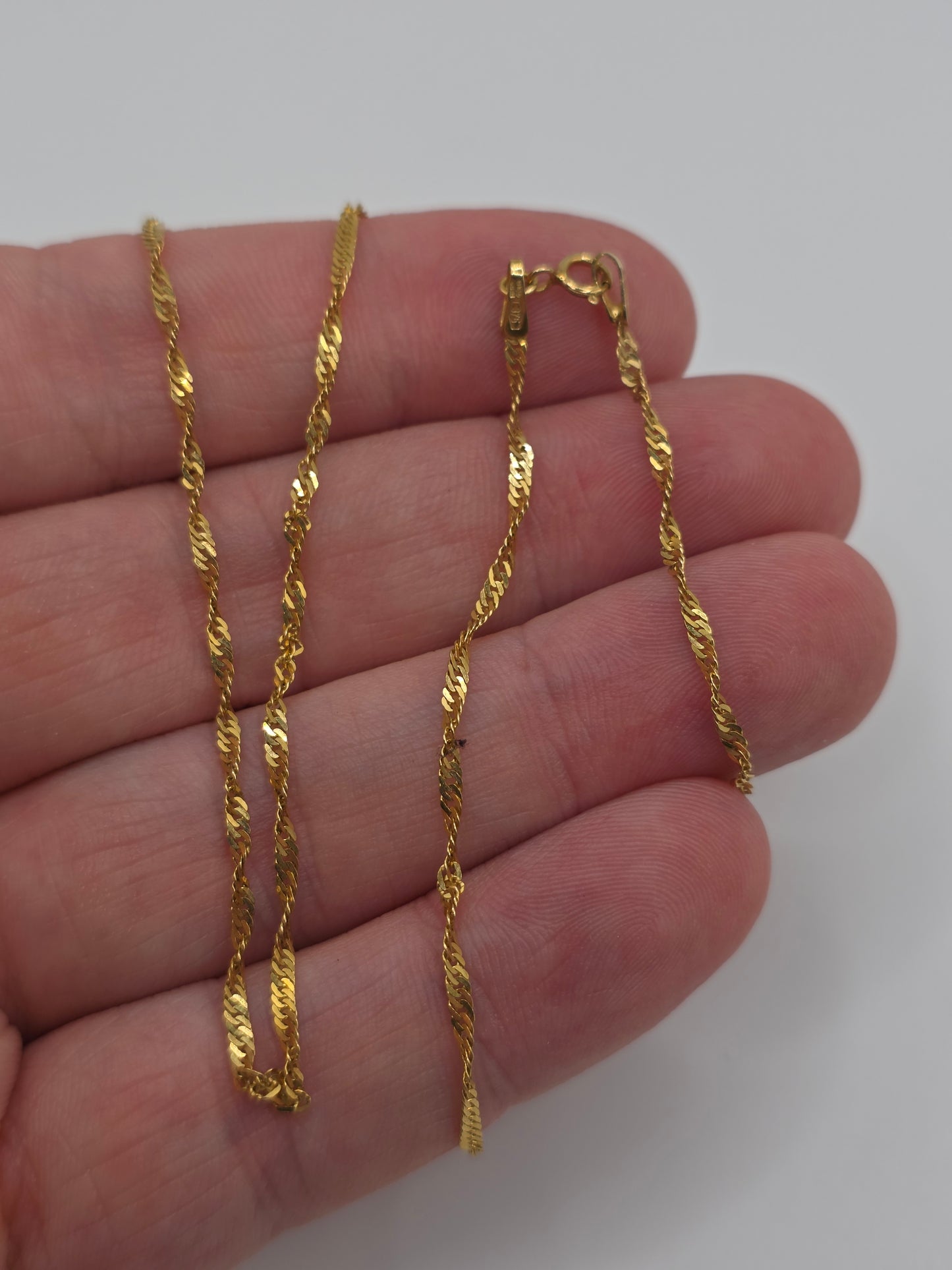 9ct gold twist link chain (94)