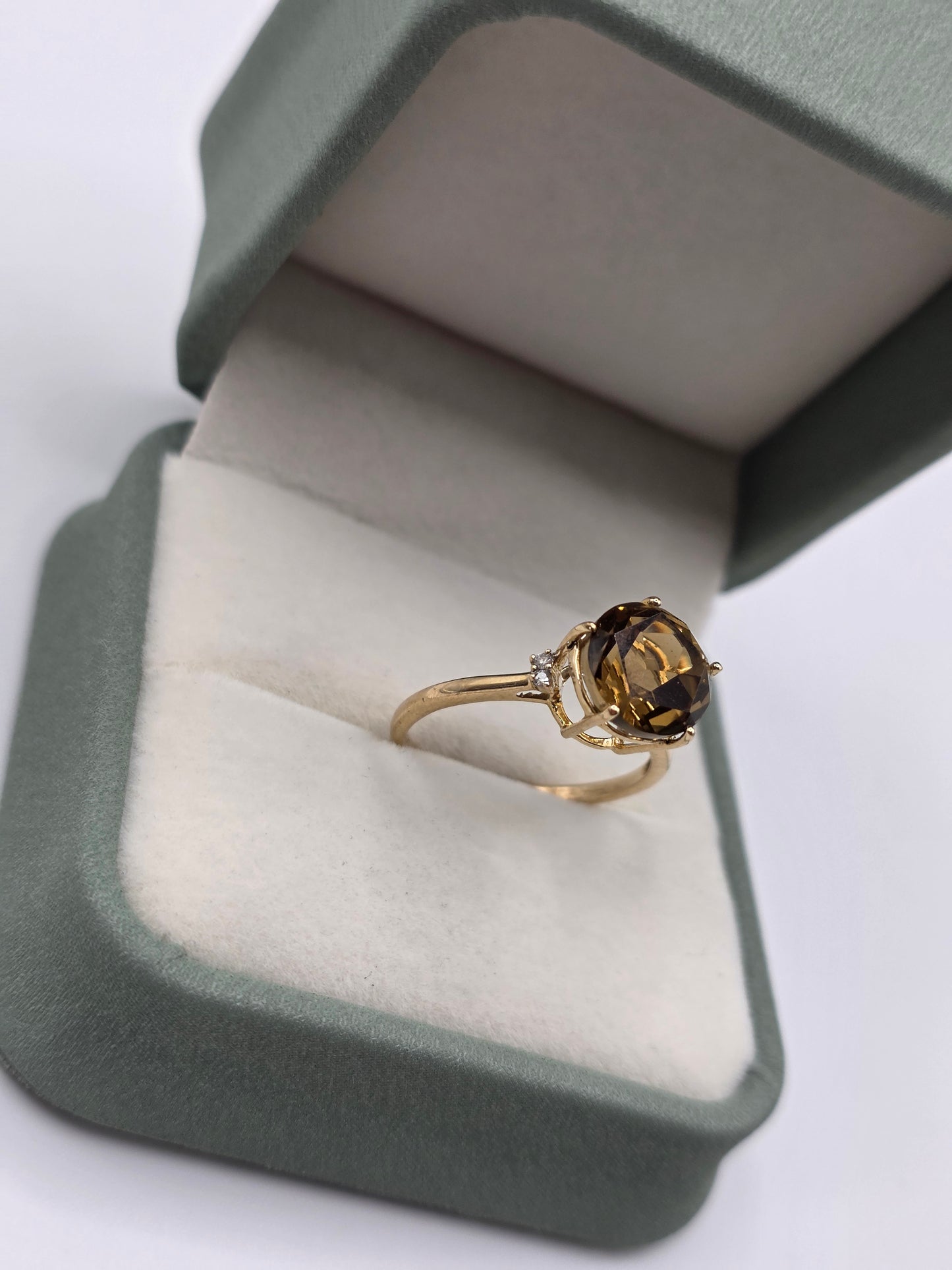 9ct gold citrine and diamond ring