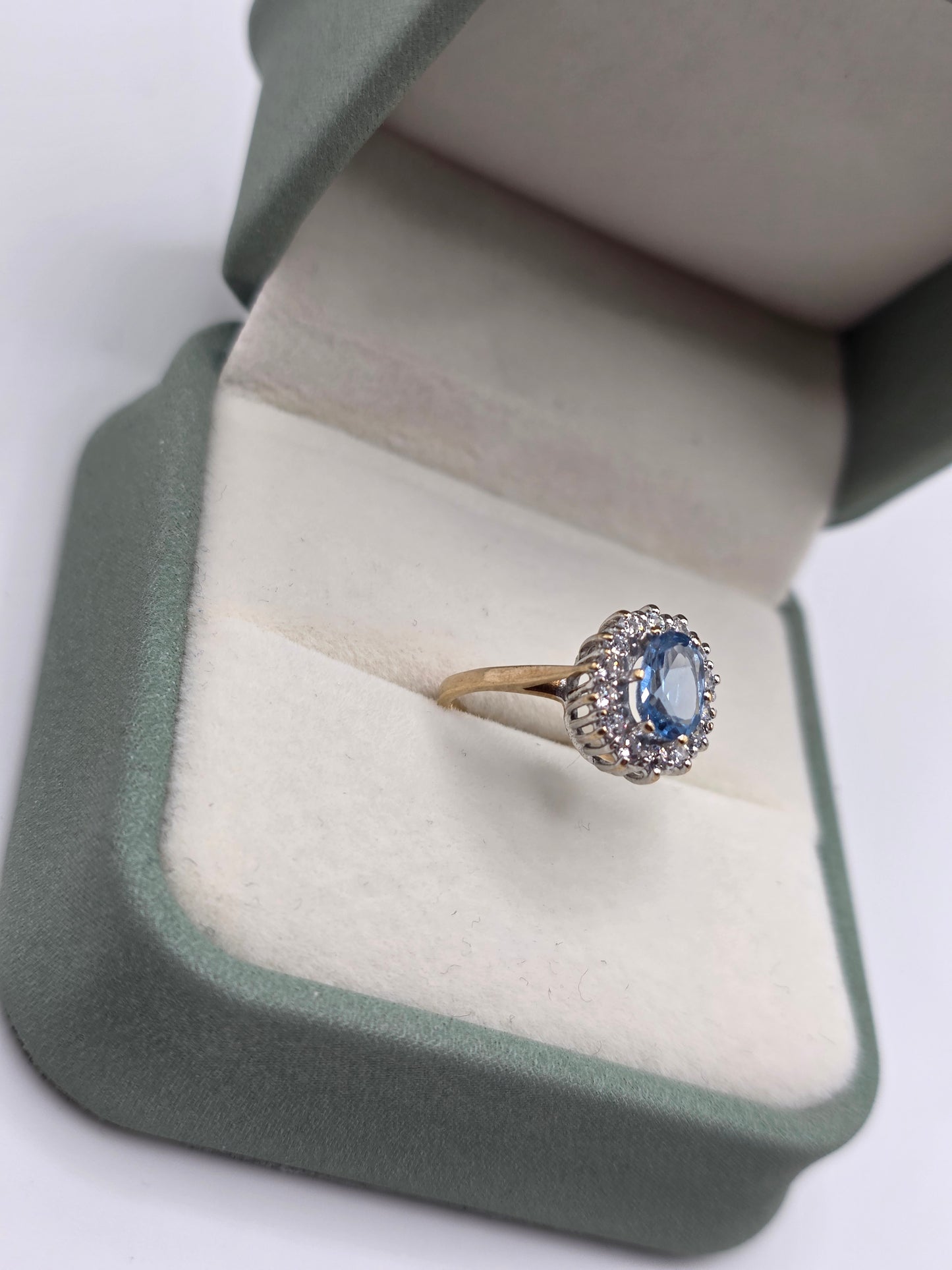 9ct gold topaz and cz ring