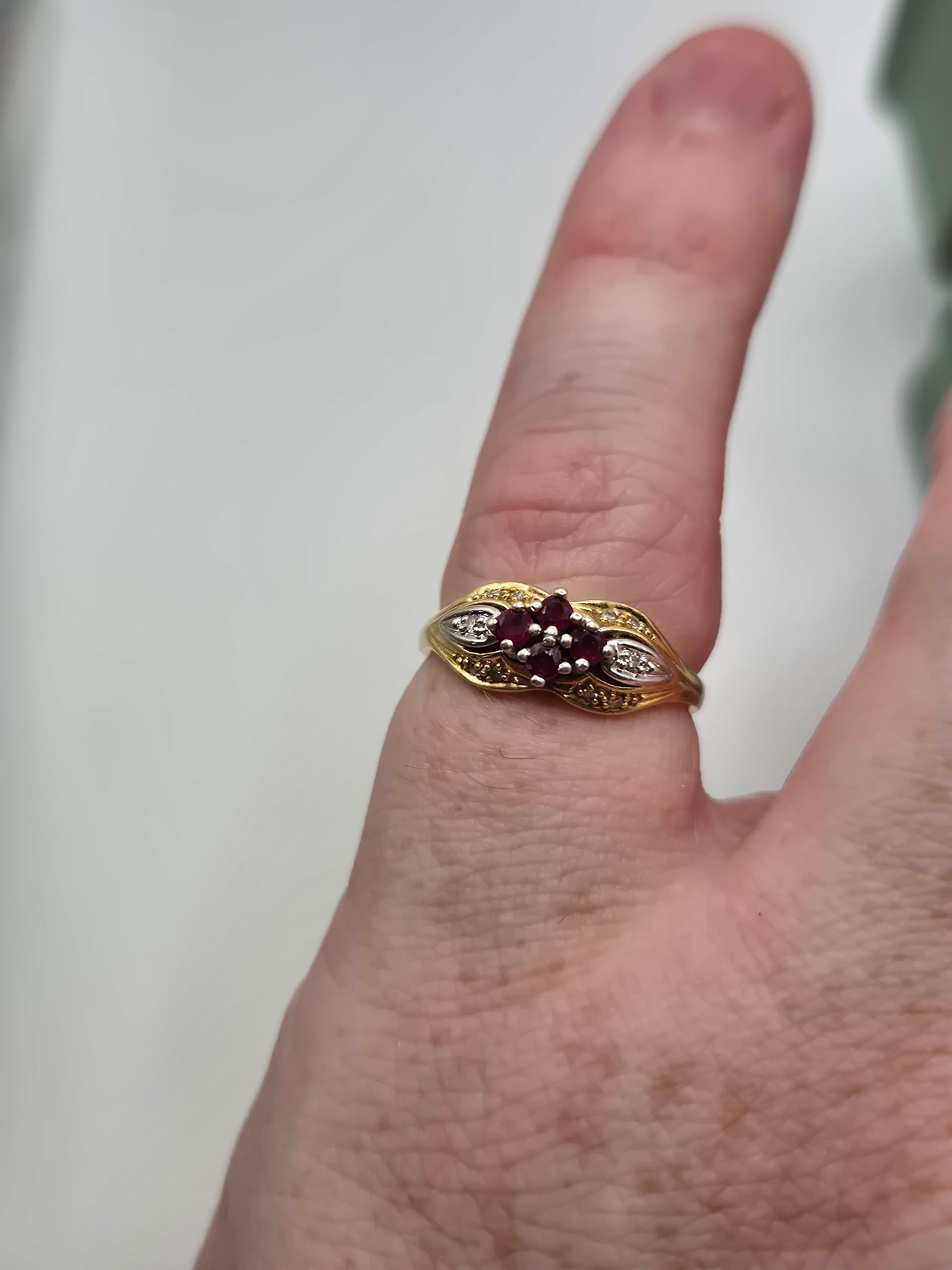 18ct gold ruby and diamond ring