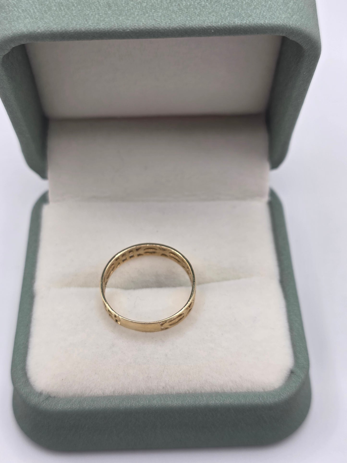 9ct gold ring