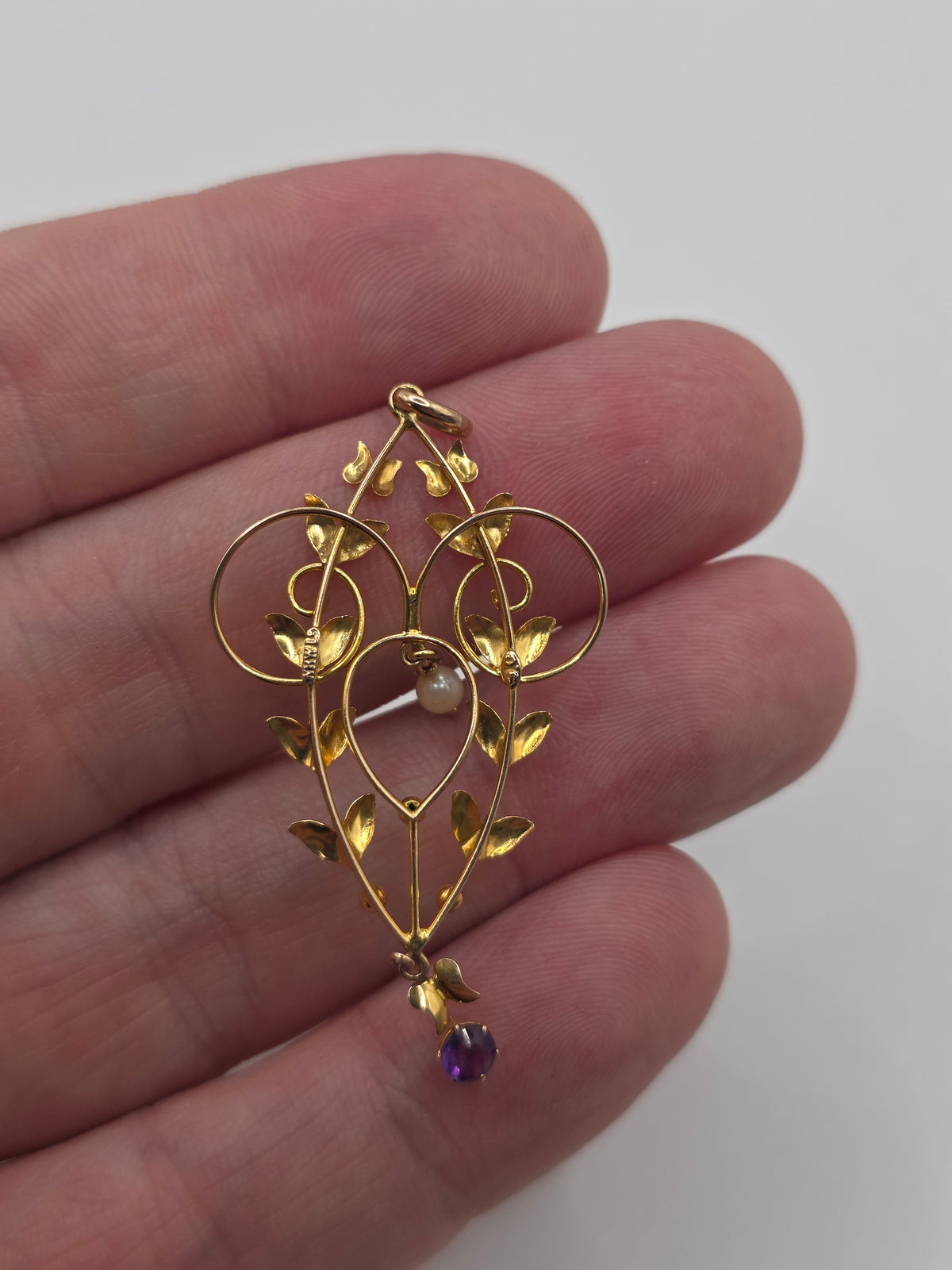9ct gold pearl and amethyst pendant