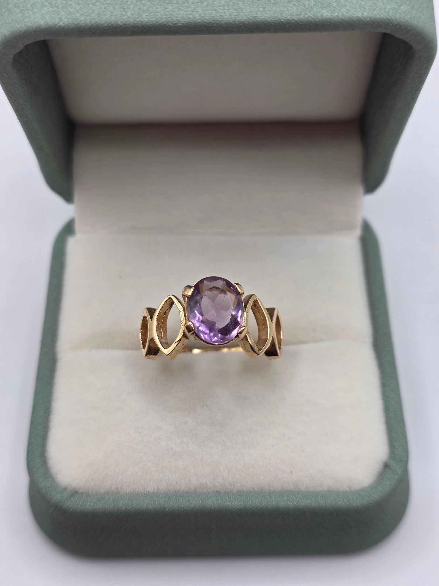 Heavy 9ct gold pale amethyst ring