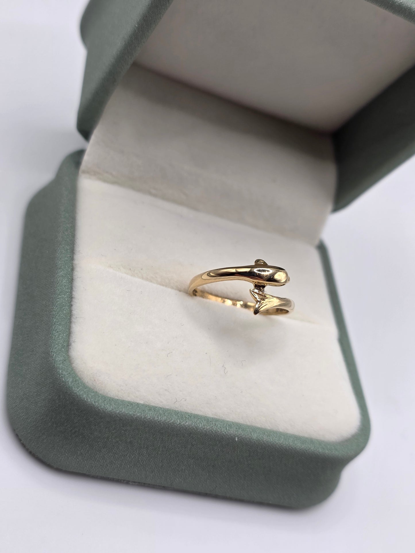 9ct gold dolphin ring