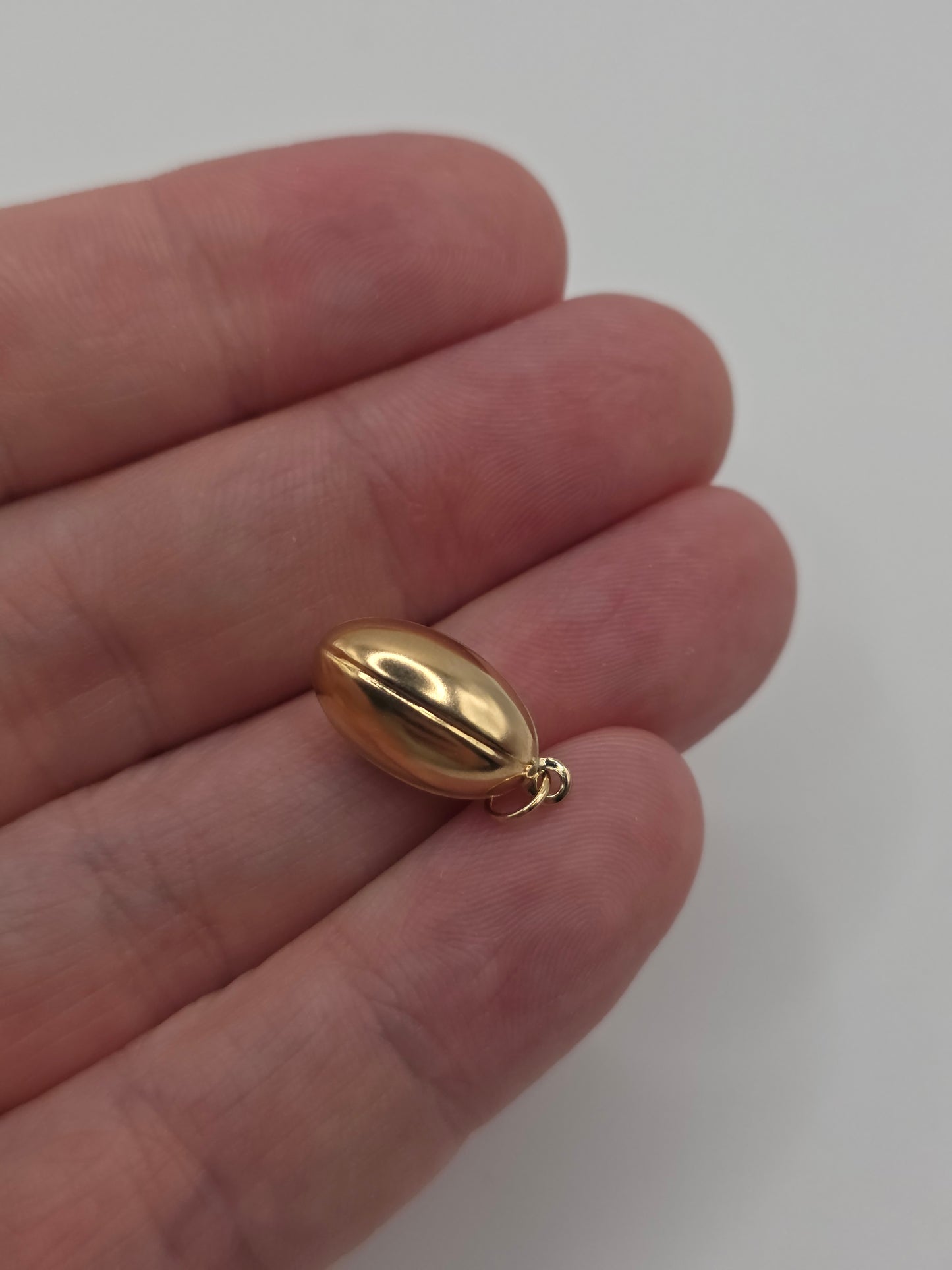 9ct gold rugby ball charm