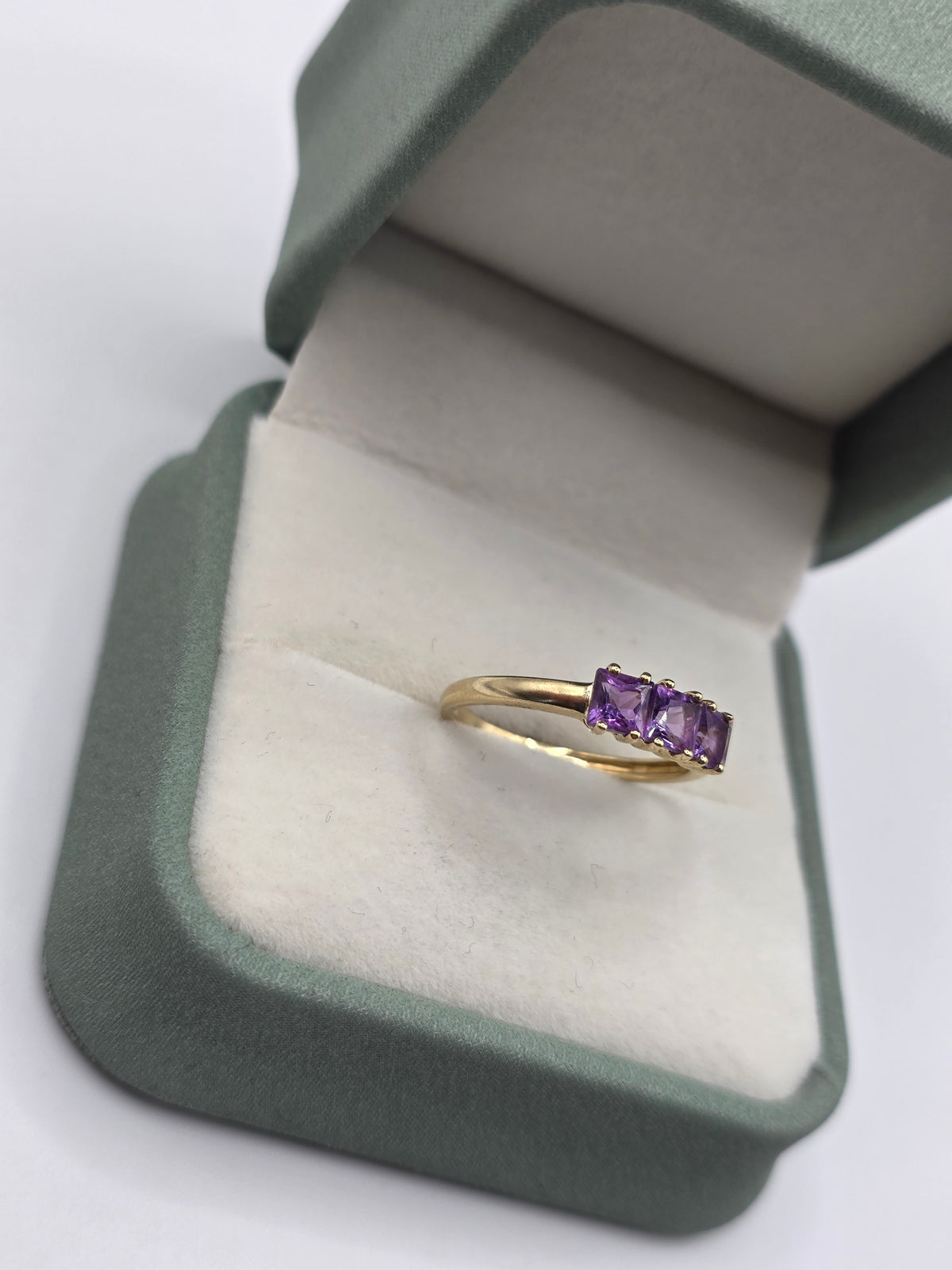 9ct gold amethyst ring