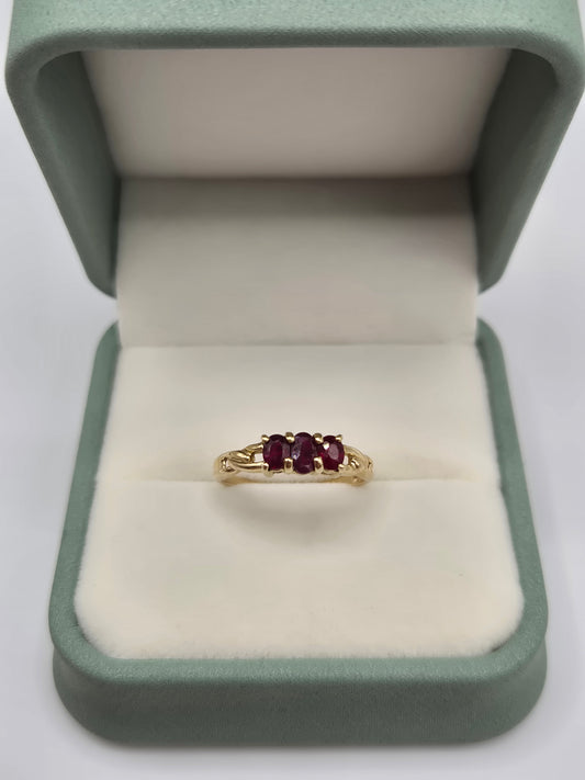 9ct gold ruby ring