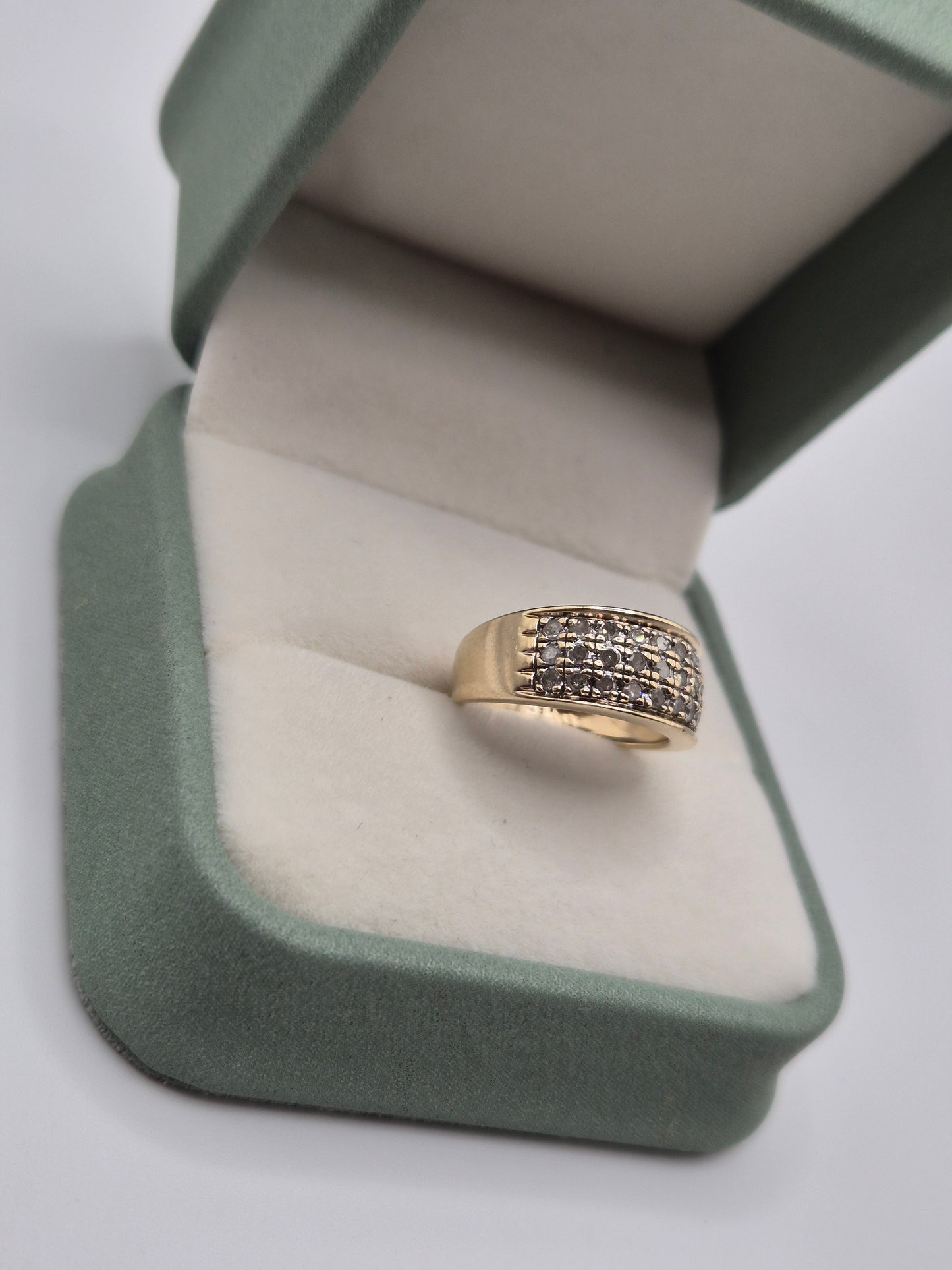 9ct gold diamond ring