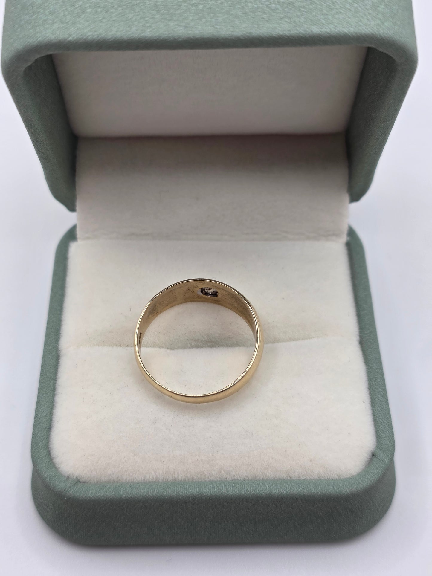 9ct gold diamond gypsy ring