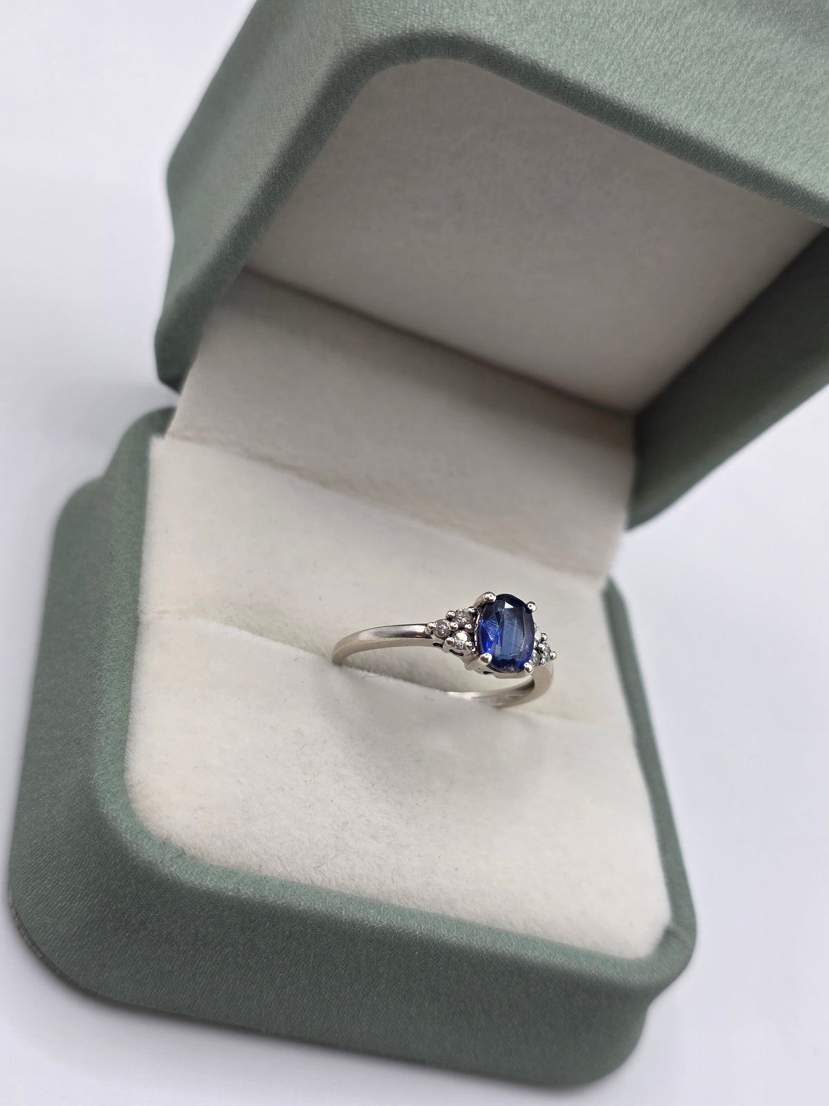 9ct white gold sapphire and diamond ring