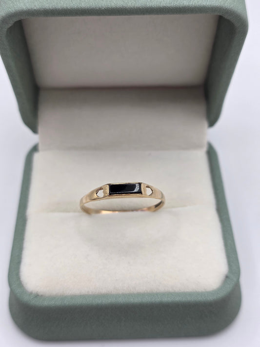 9ct gold onyx ring