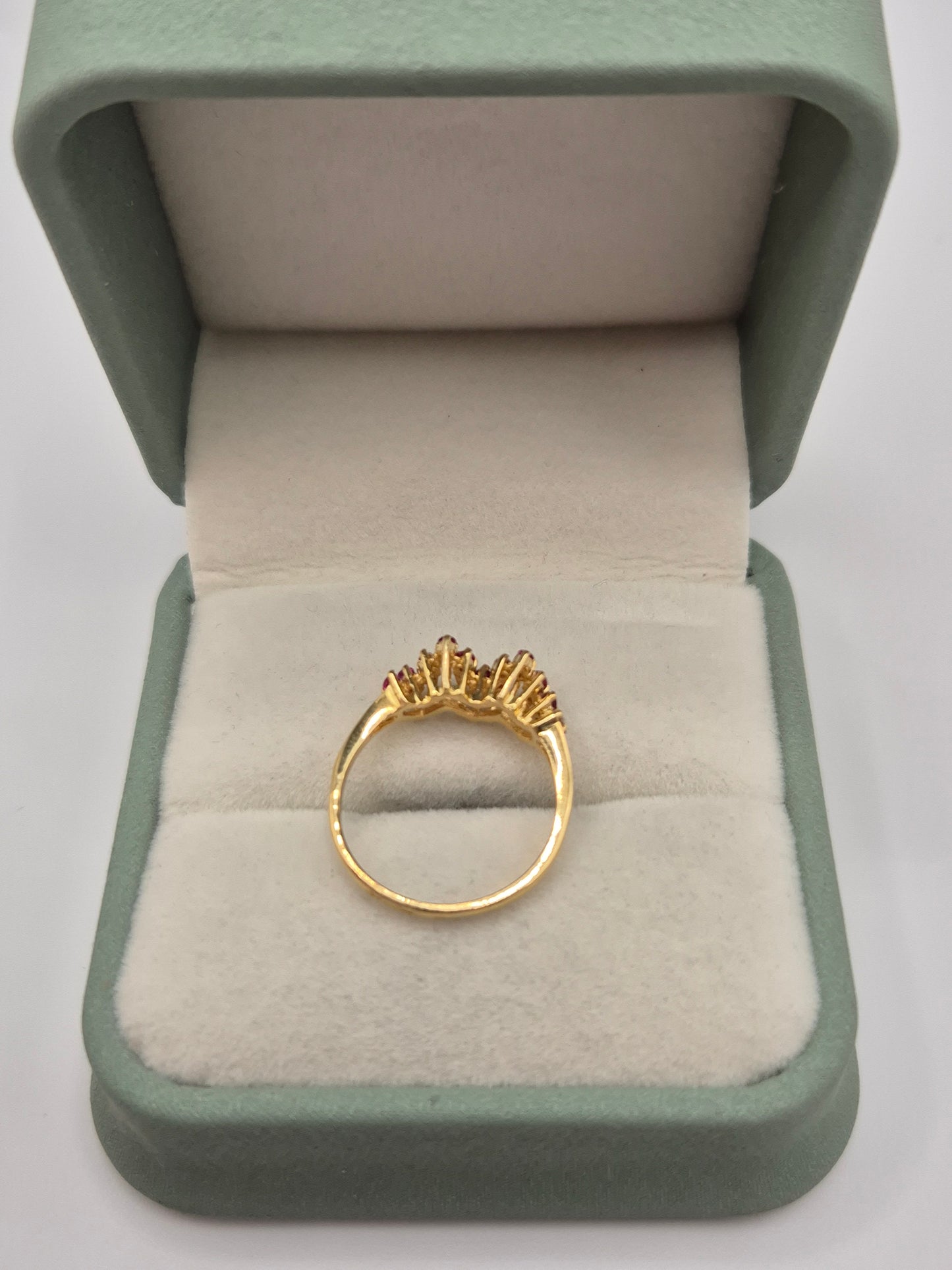 18ct gold ruby and diamond ring