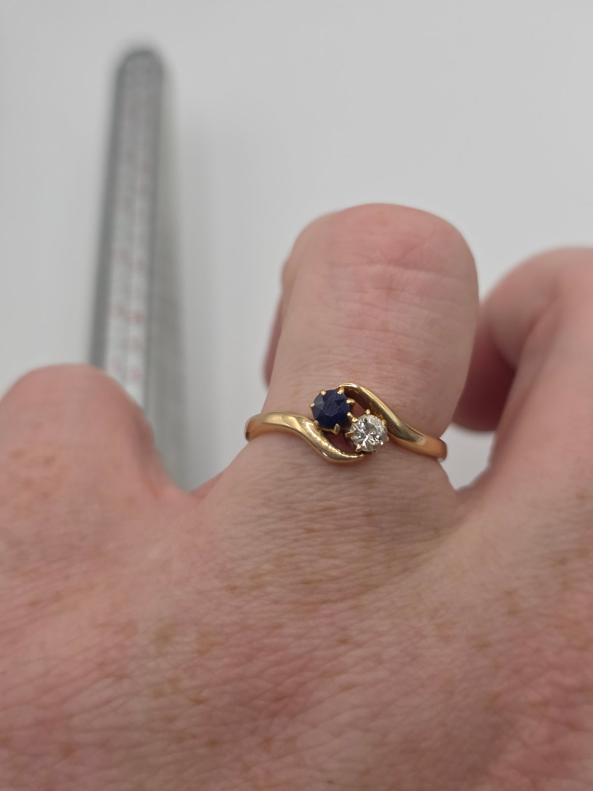 14ct gold sapphire and diamond ring