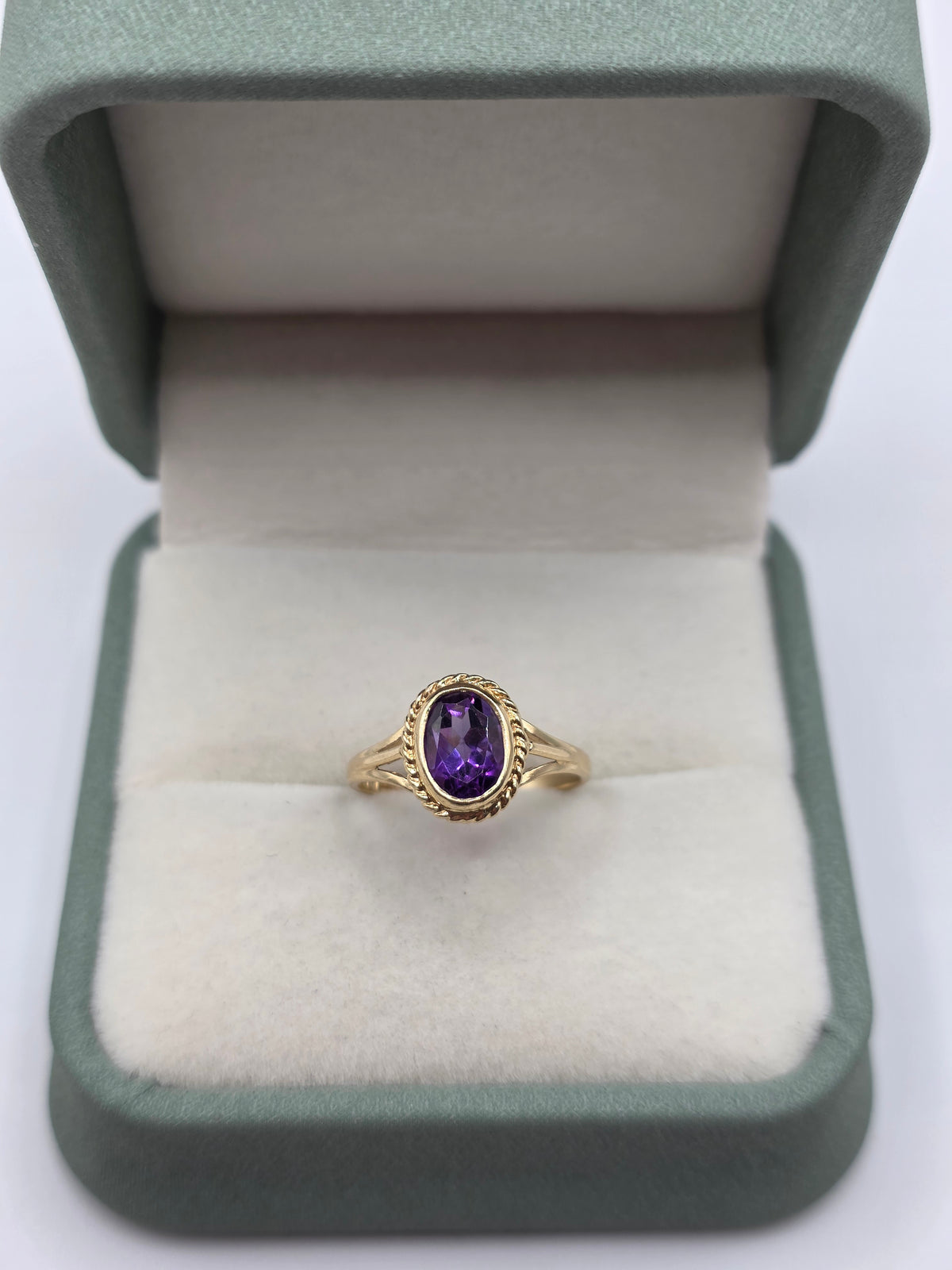 9ct gold amethyst ring