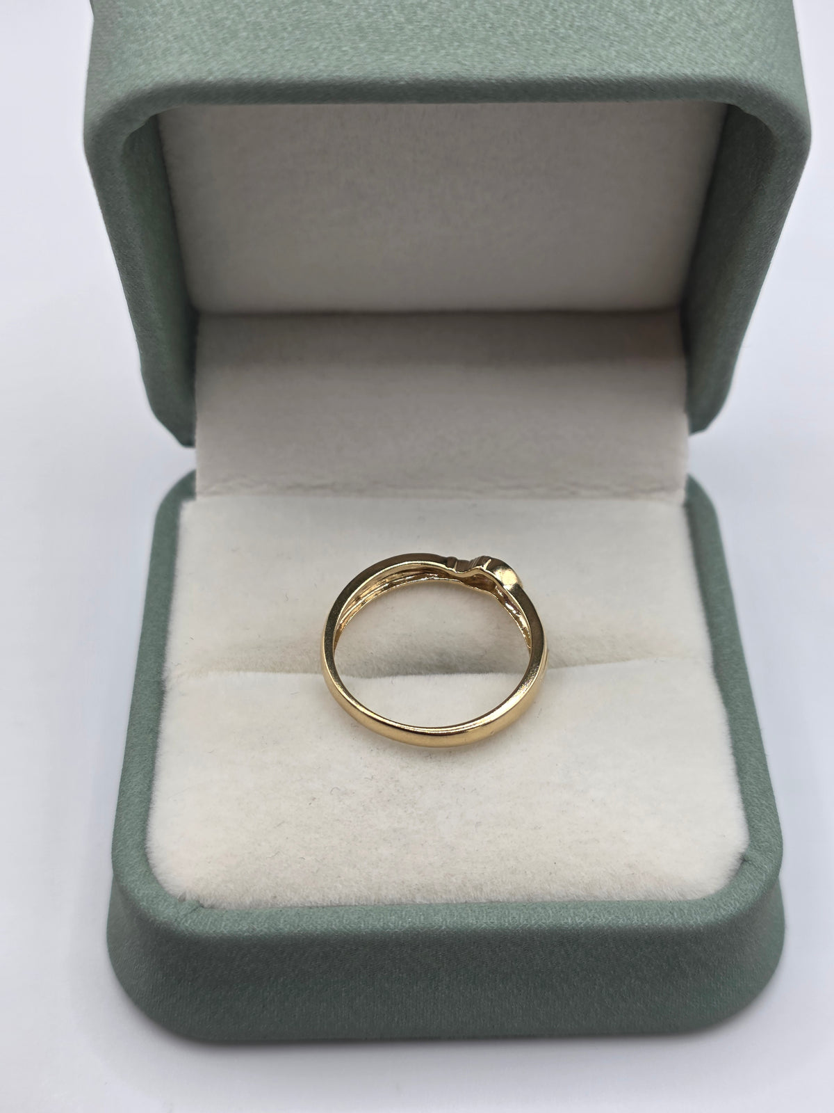 9ct gold diamond ring