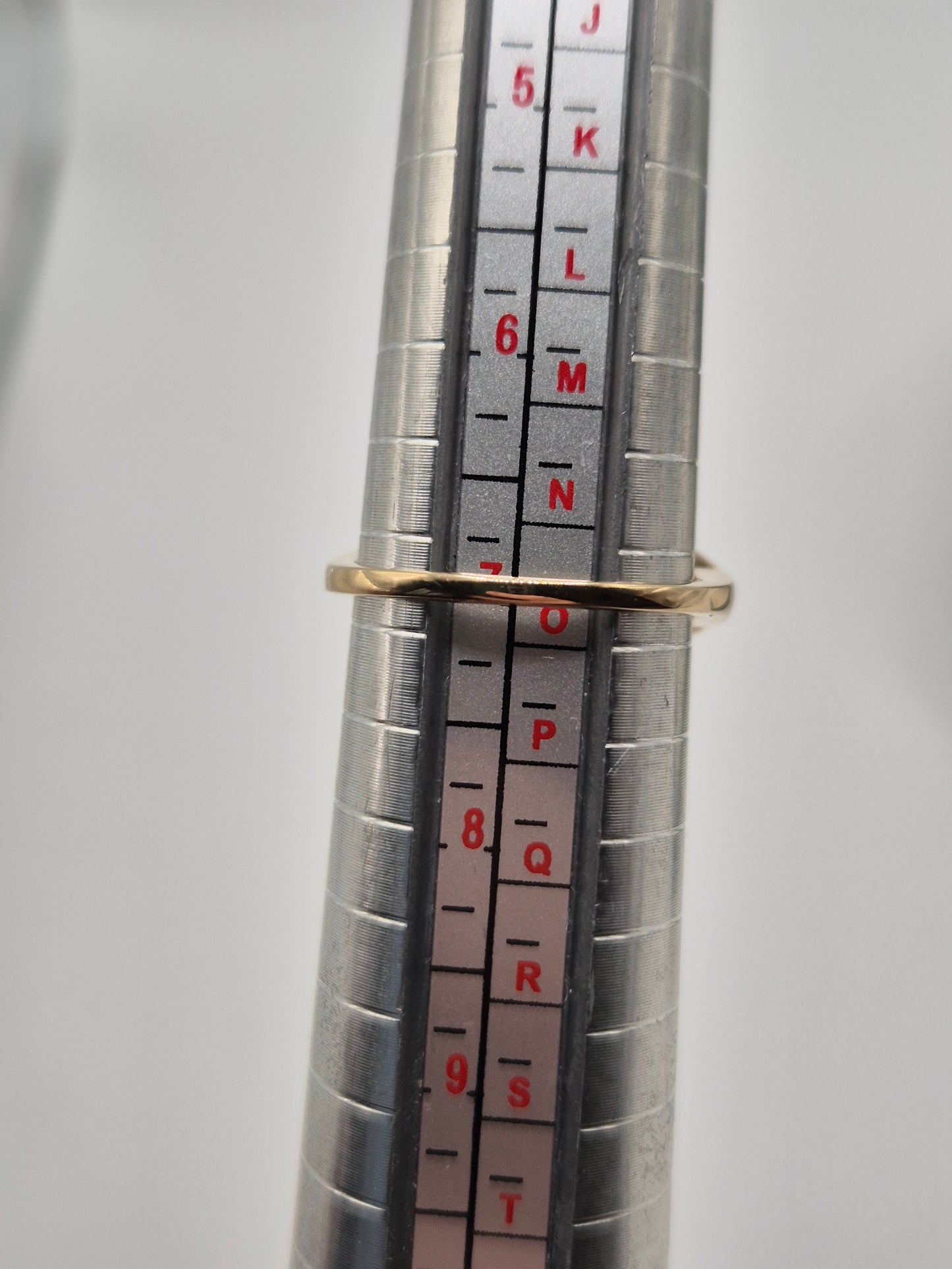 Heavy 9ct gold 11.4 carat rutile quartz ring