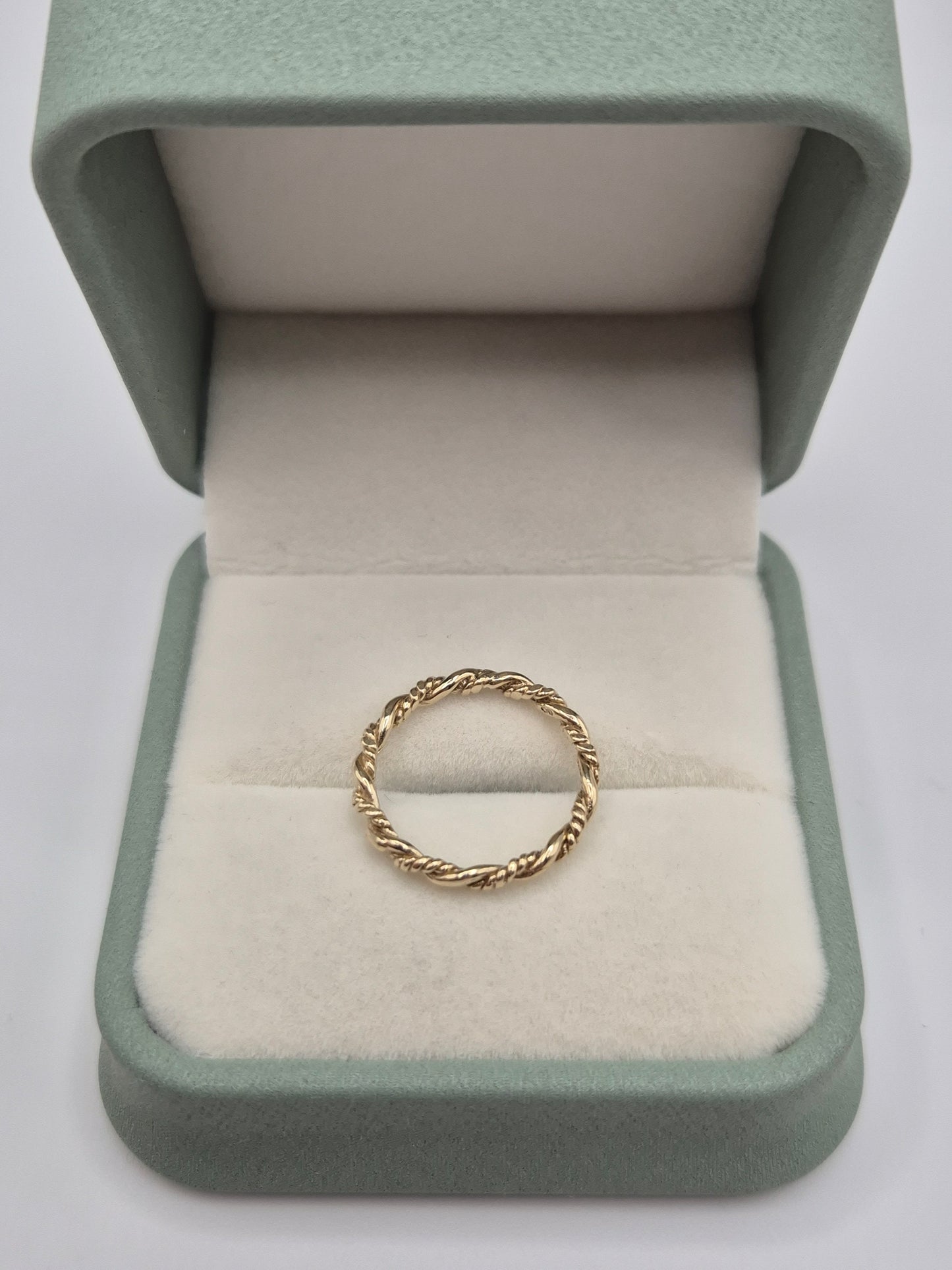 9ct gold twist ring