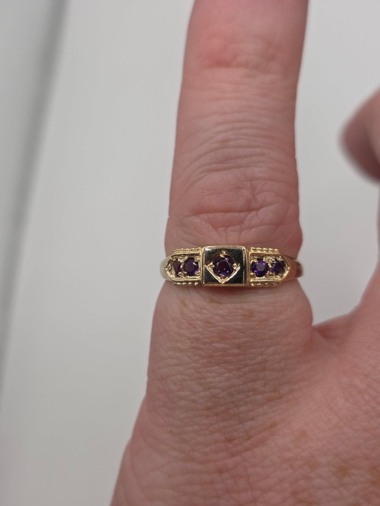 9ct gold amethyst ring