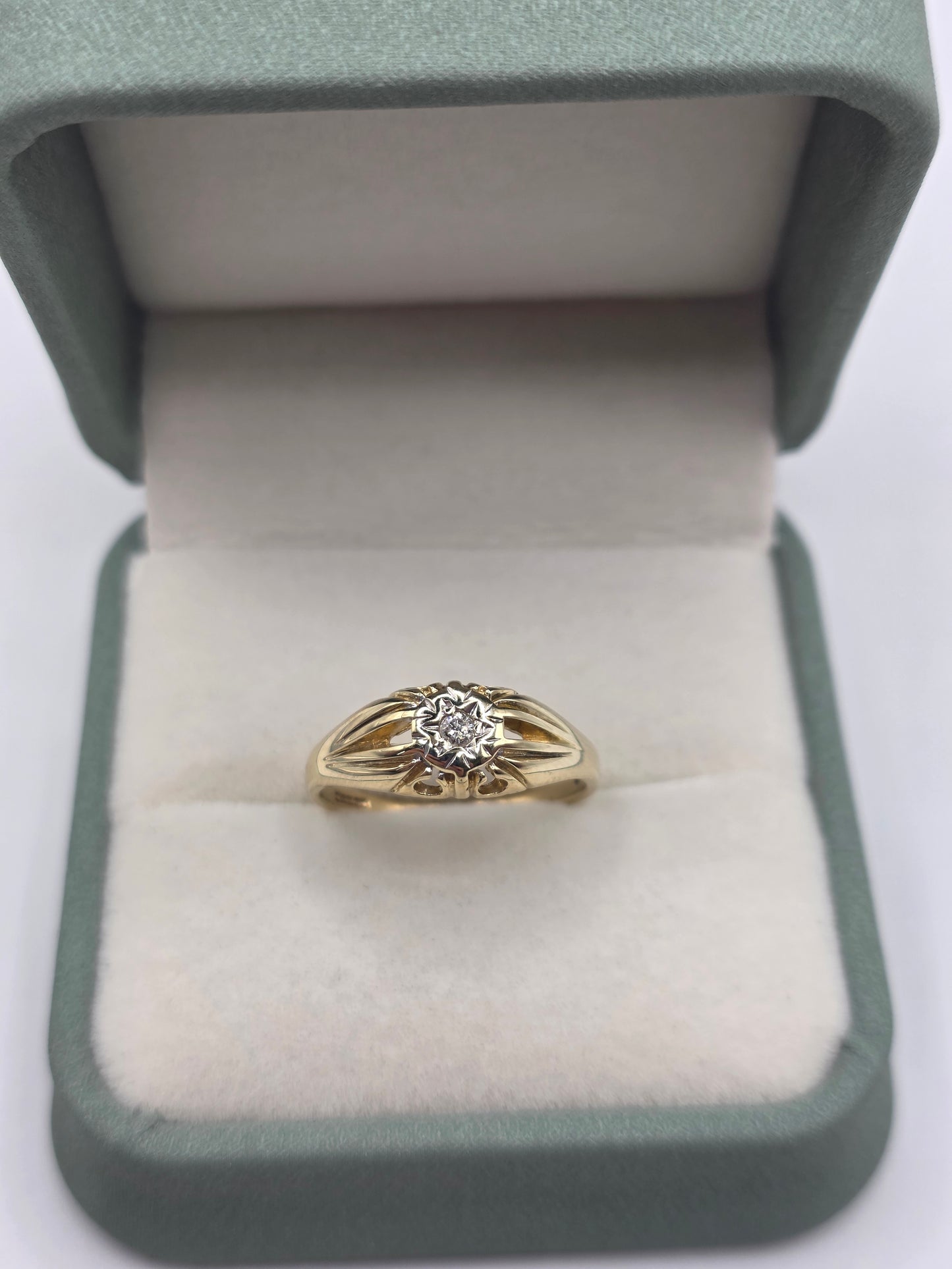9ct gold diamond gypsy ring