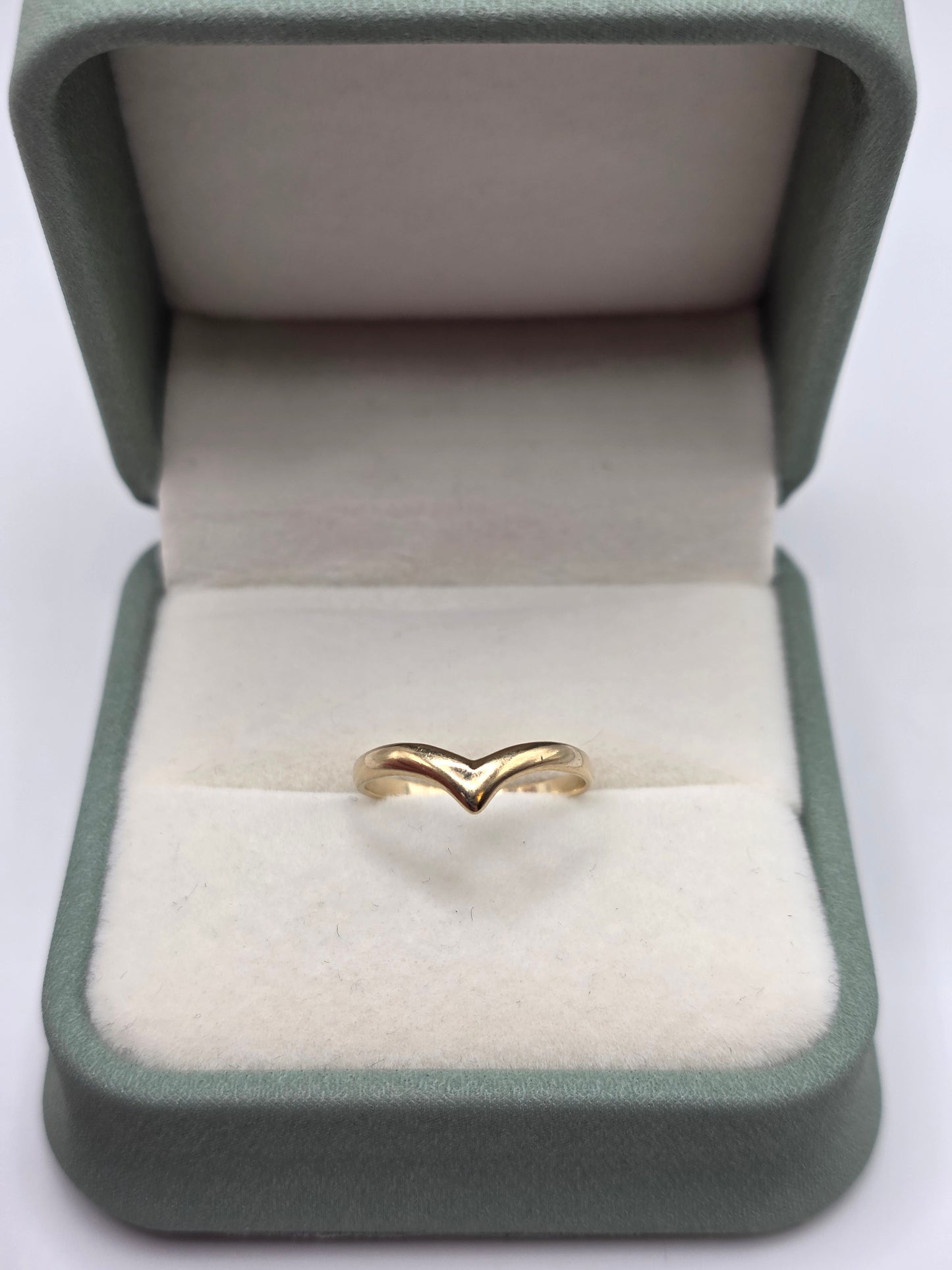 9ct gold wishbone ring