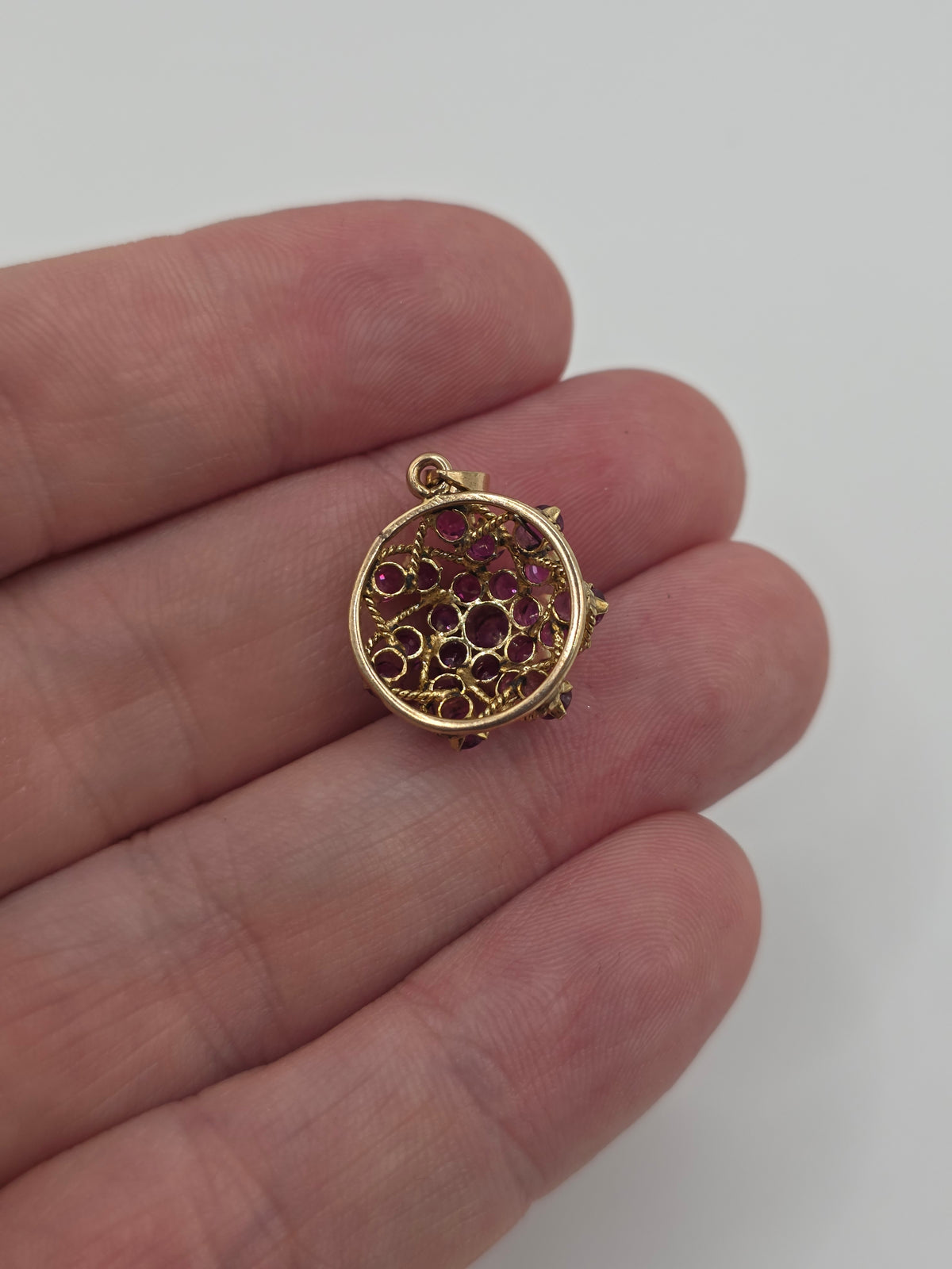 9ct gold ruby cluster pendant