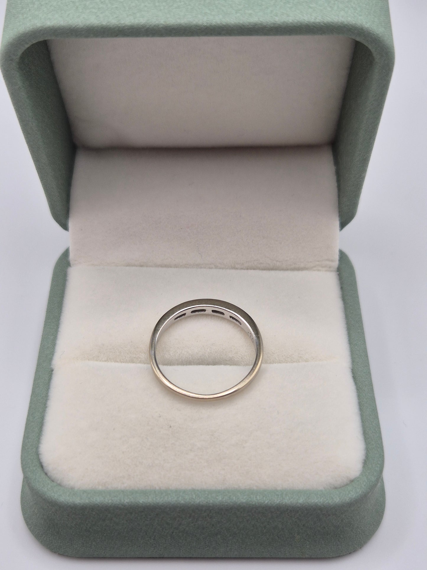 9ct white gold diamond ring