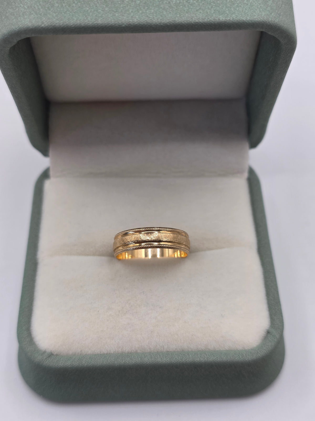 9ct gold band ring