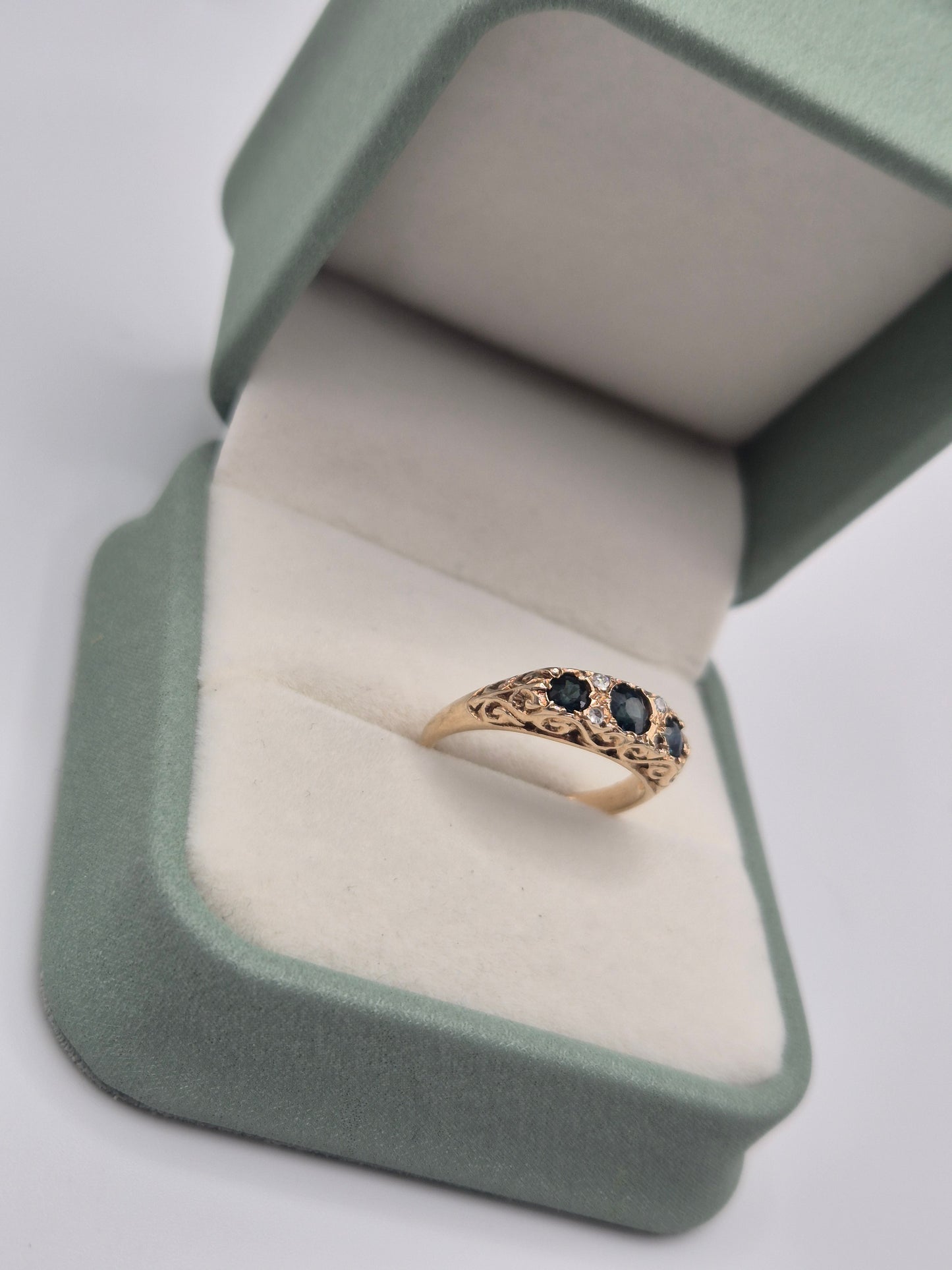 9ct gold sapphire and diamond ring