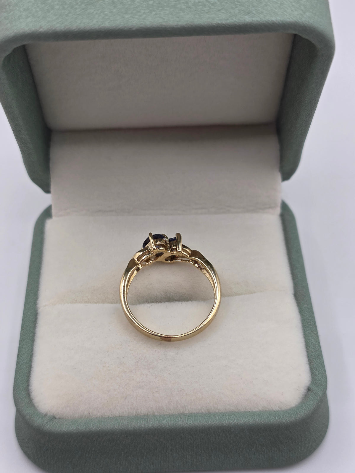 9ct gold tanzanite ring
