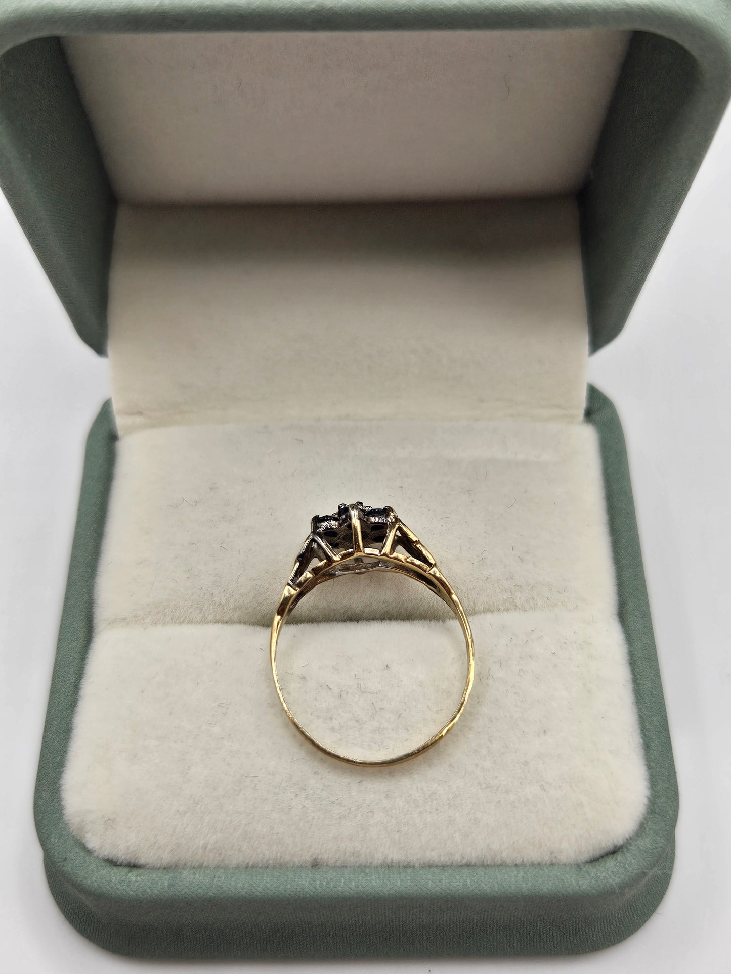 9ct gold sapphire ring