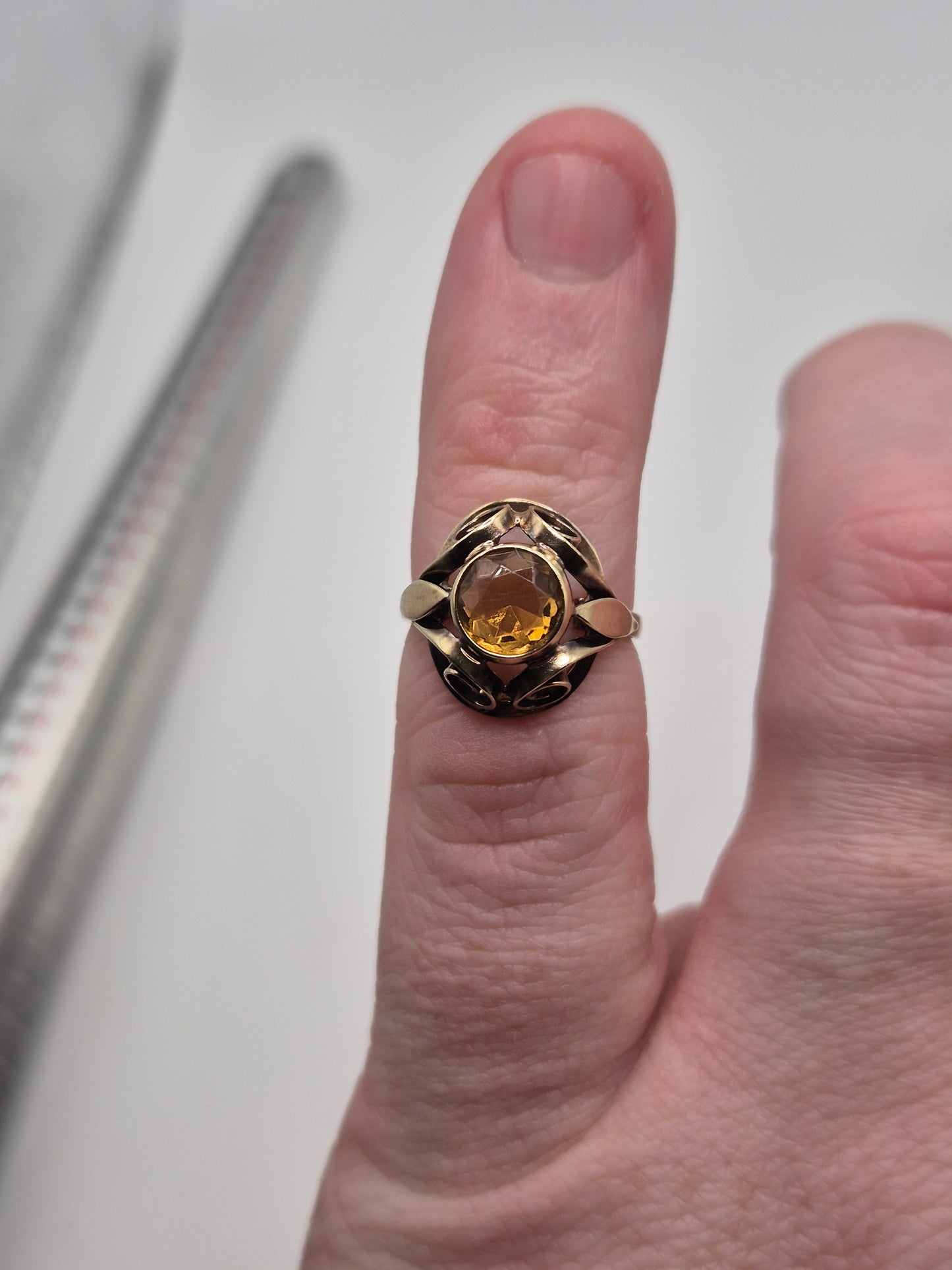 9ct gold citrine ring