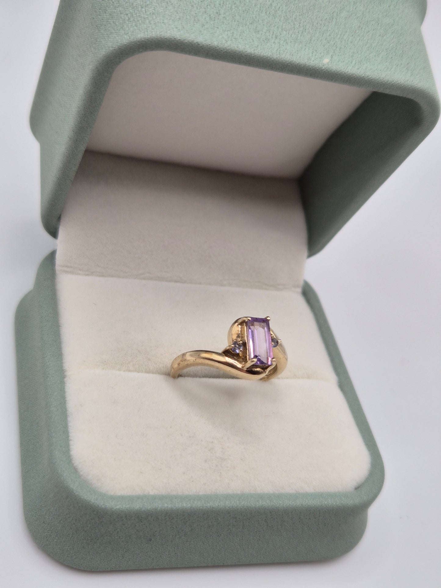 9ct gold amethyst ring