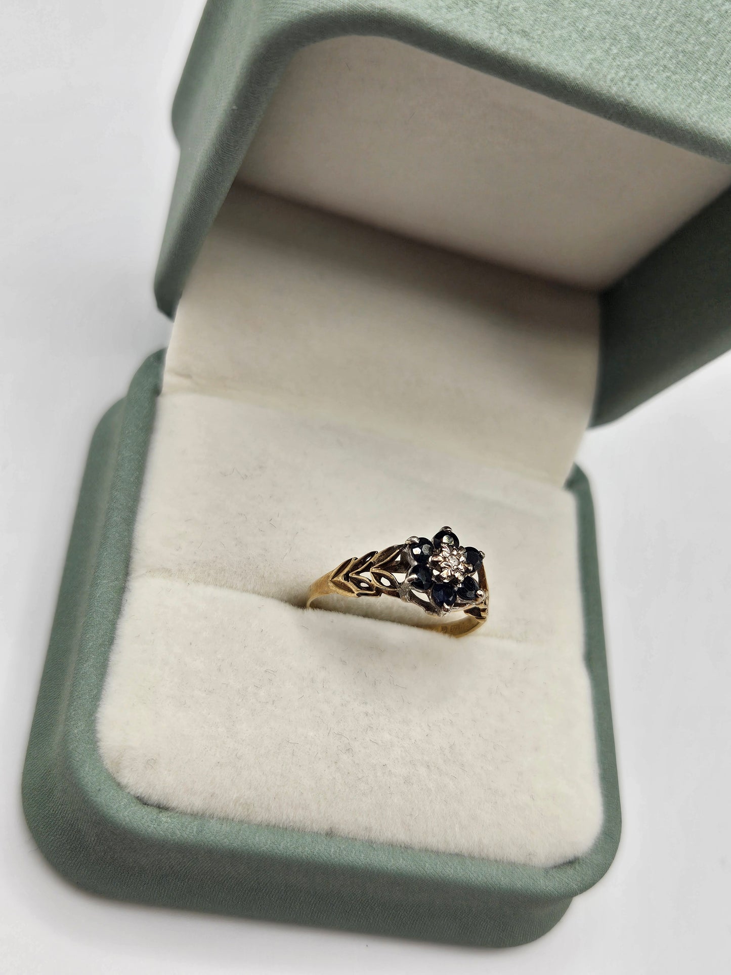 9ct gold sapphire ring